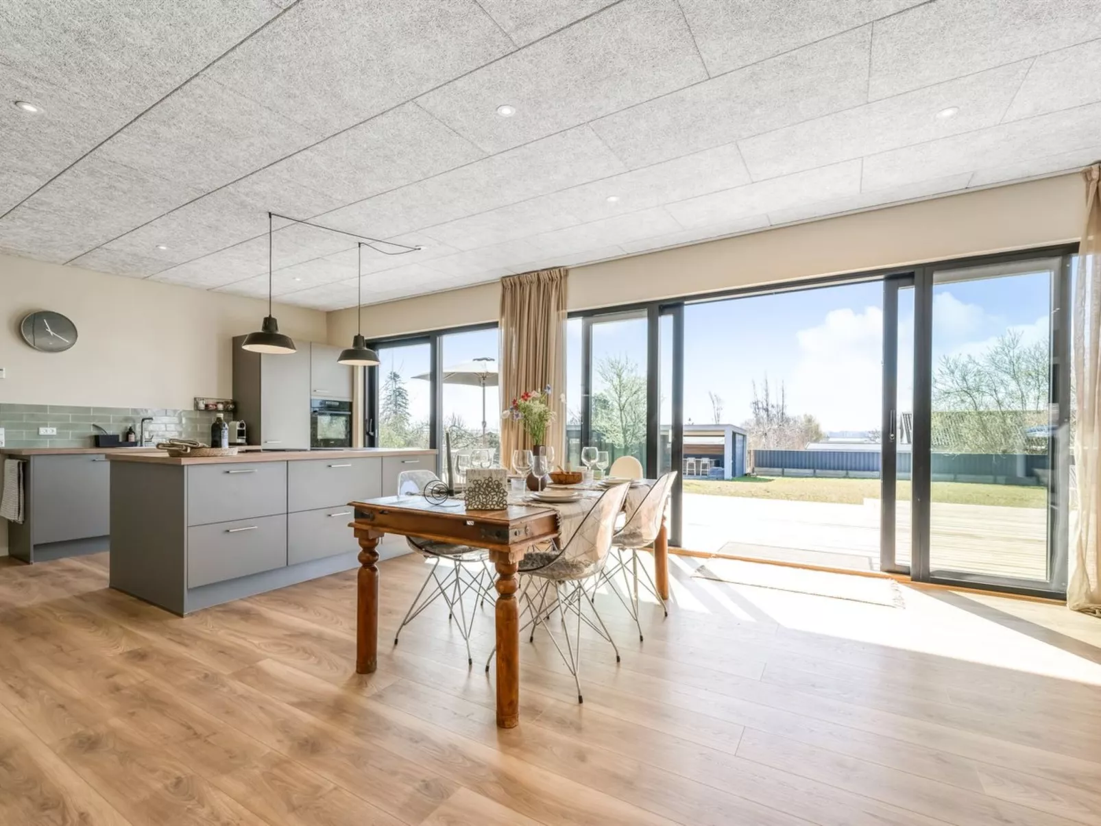 "Edvia" - 200m to the fjord-Binnen