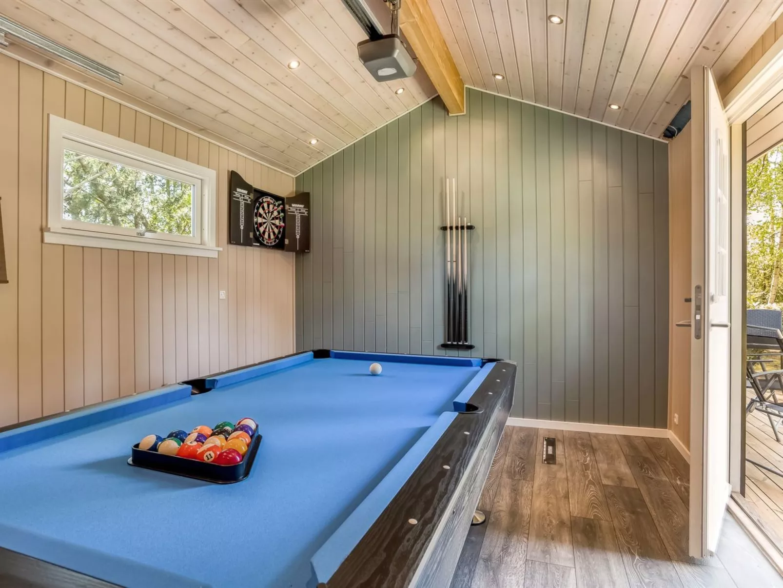 "Marlena" - 1.1km from the sea-Binnen