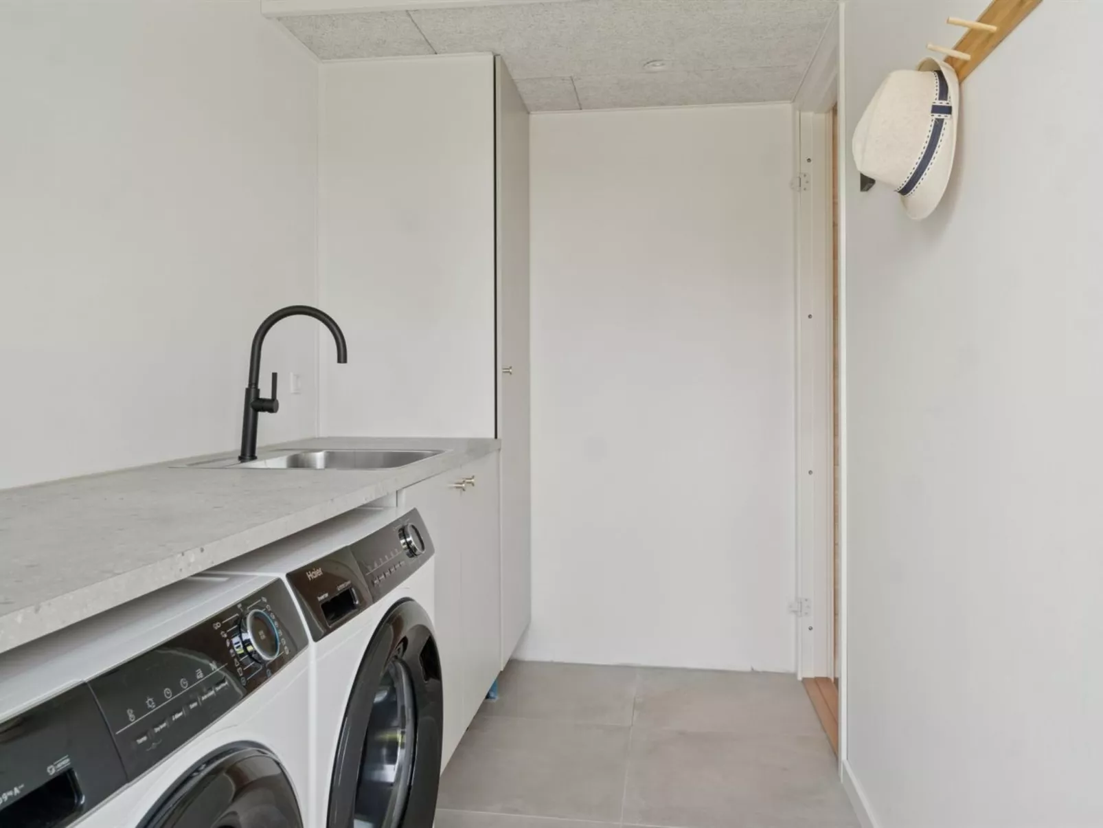 "Herulf" - 450m from the sea-Binnen