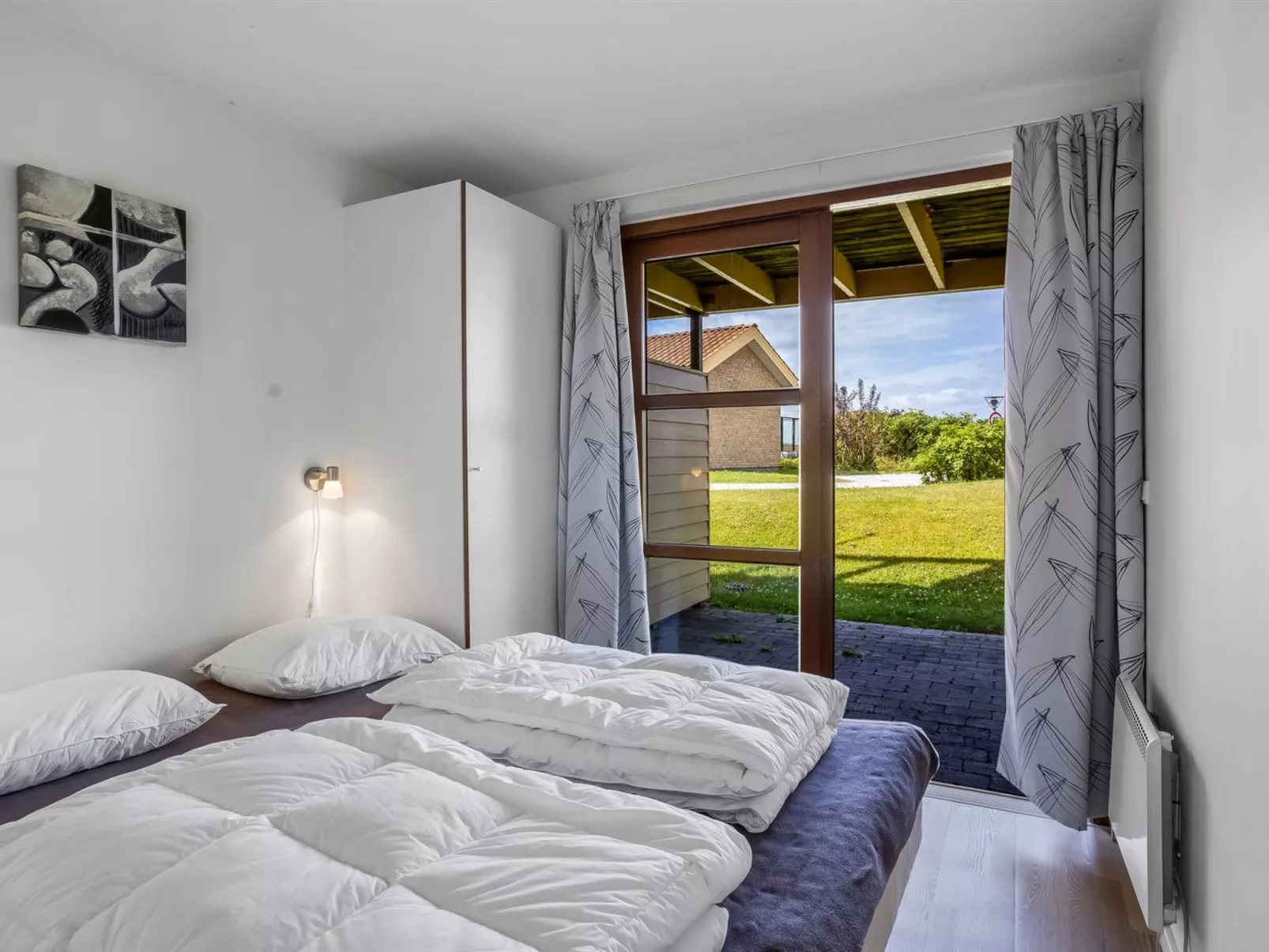 "Rouwen" - 120m from the sea-Binnen