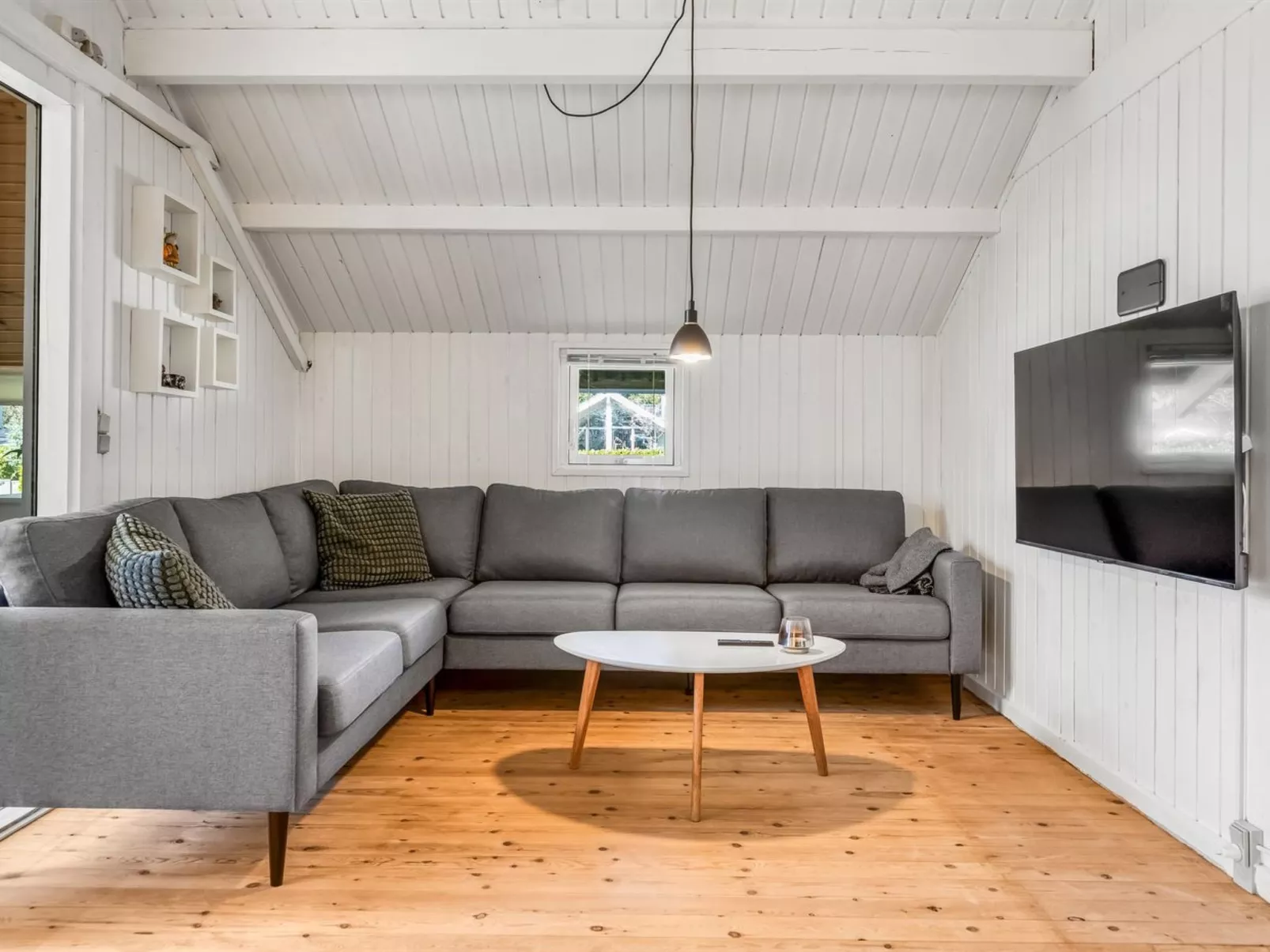 "Madita" - 30km from the sea-Binnen