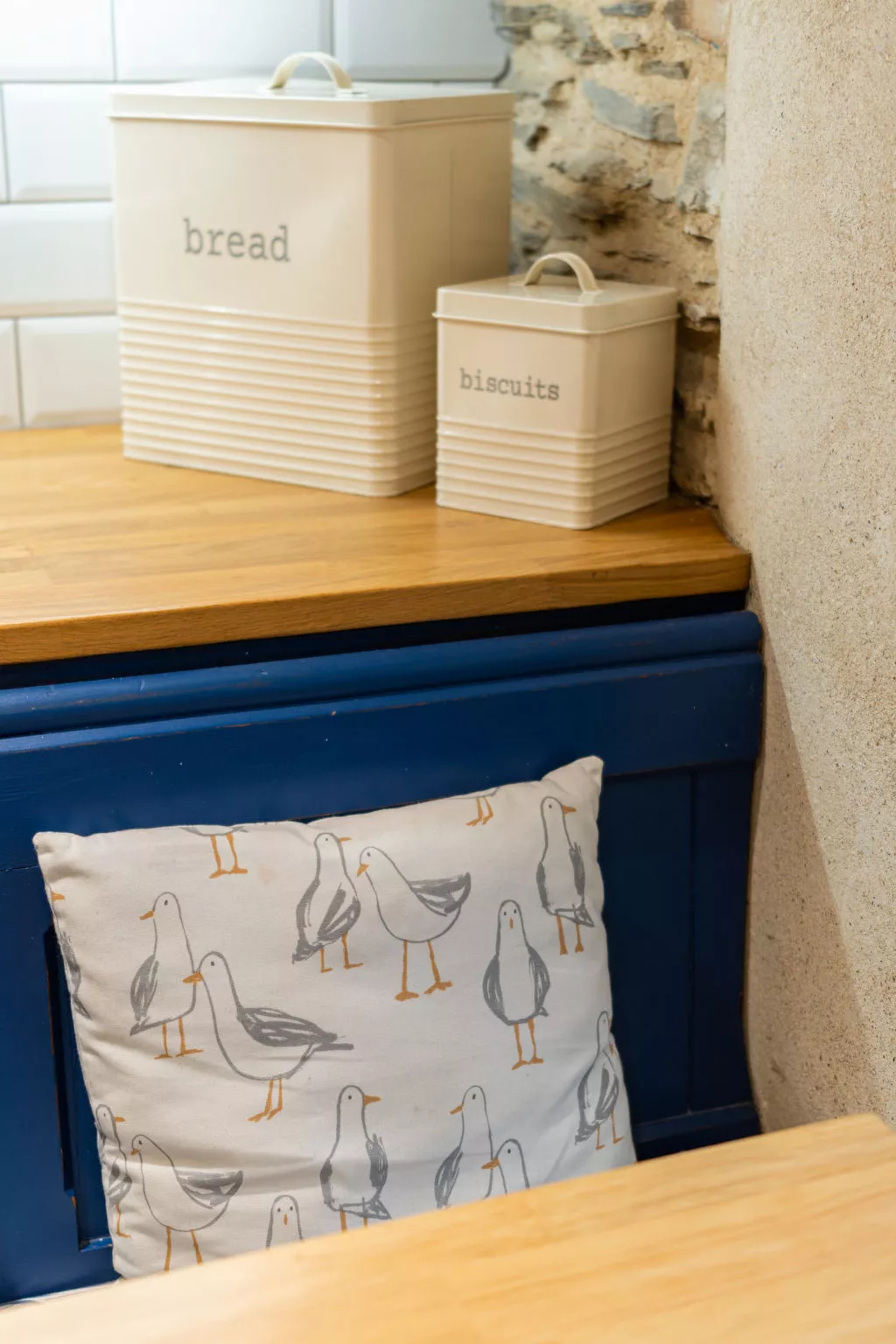 Old Harbour Cottage-Binnen