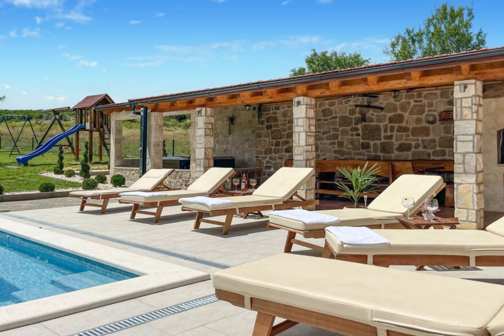 Villa Maria with Outdoor Pool - Five Bedroom Villa with Outdoor Pool-Zwembad