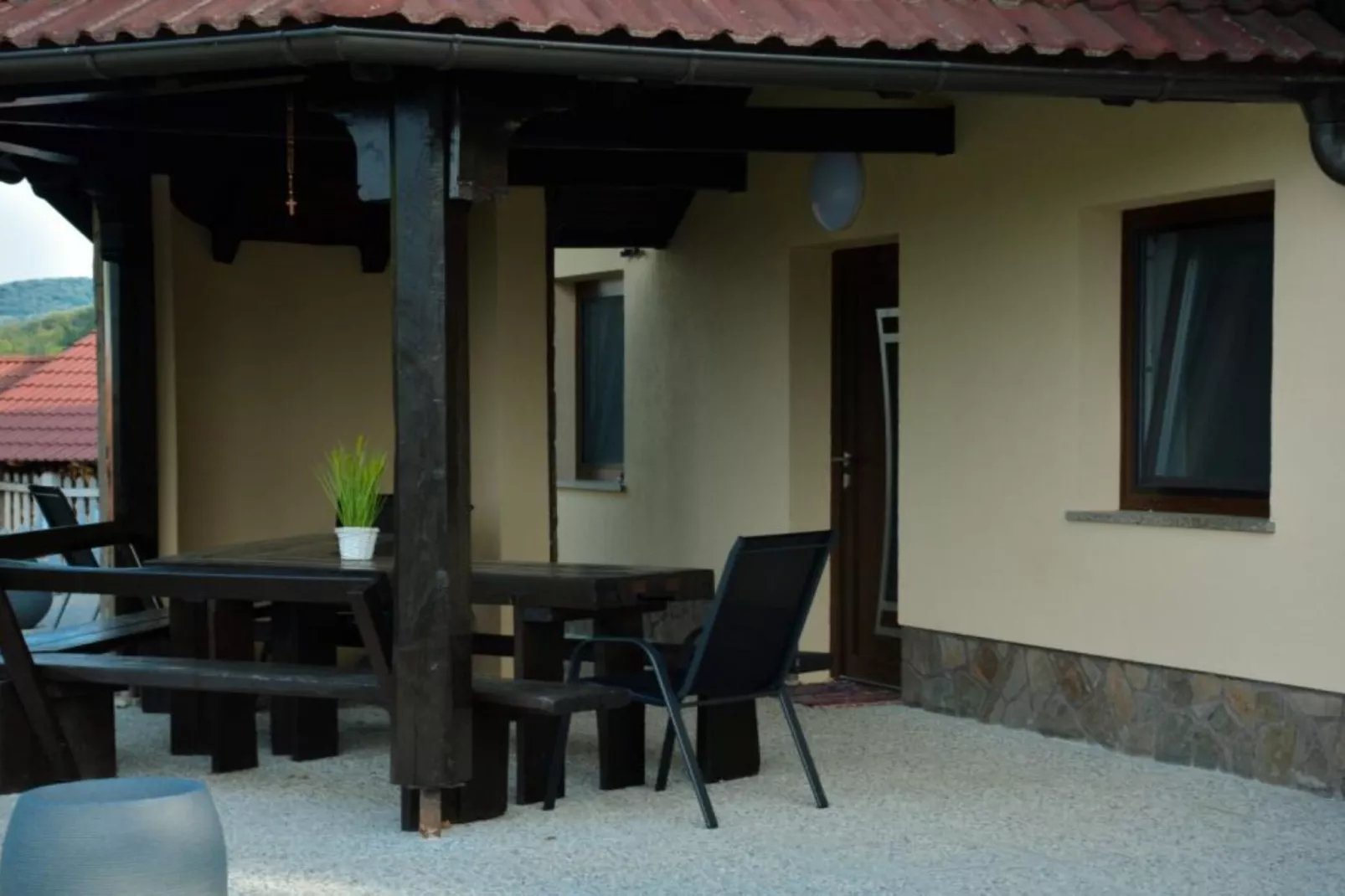 Zevnik Quiet Retreat with Stunning Views and Equestrian Activities - Standard One Bedroom Apartment-Buitenlucht