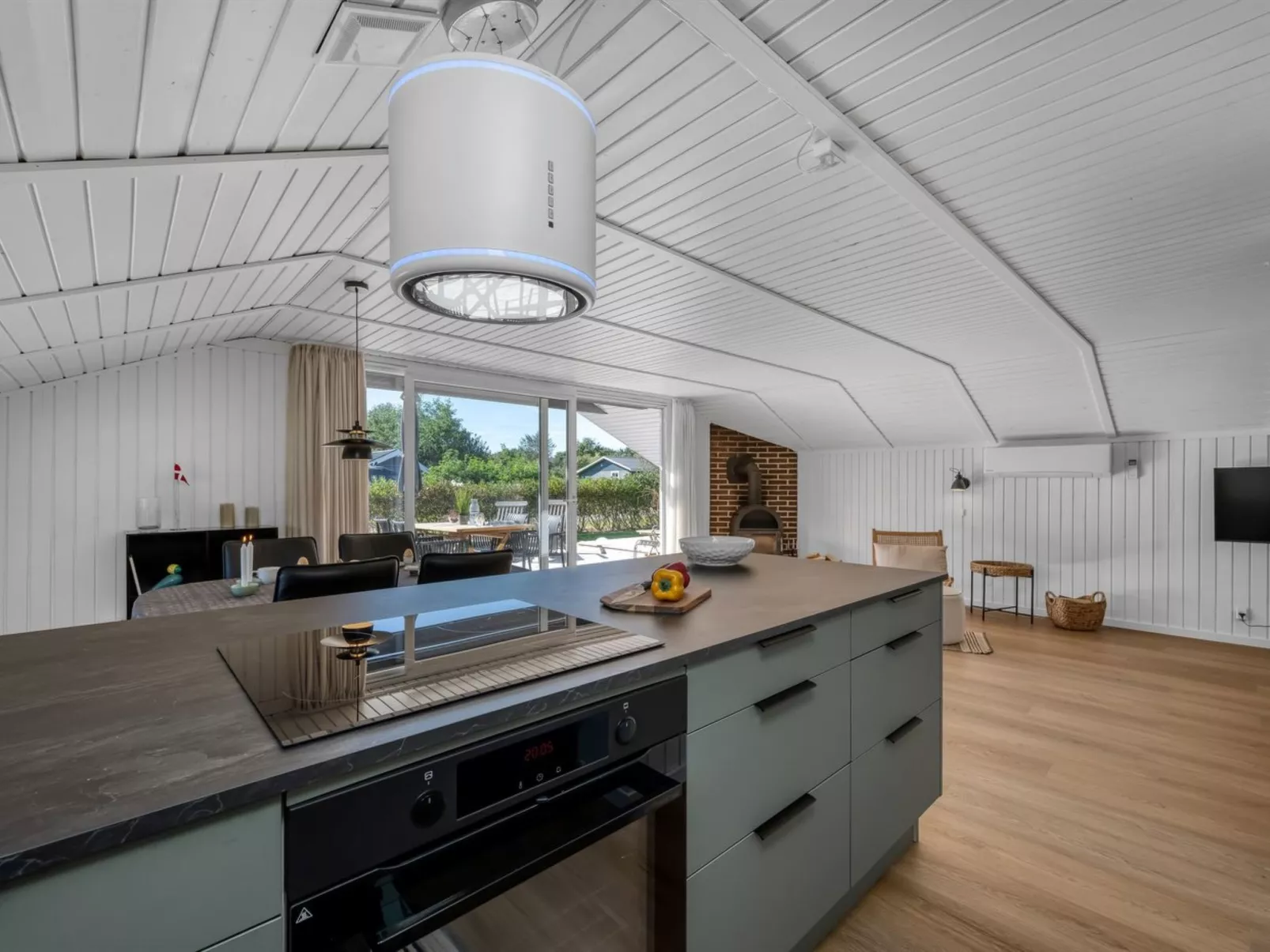 "Thamina" - 200m to the fjord-Binnen