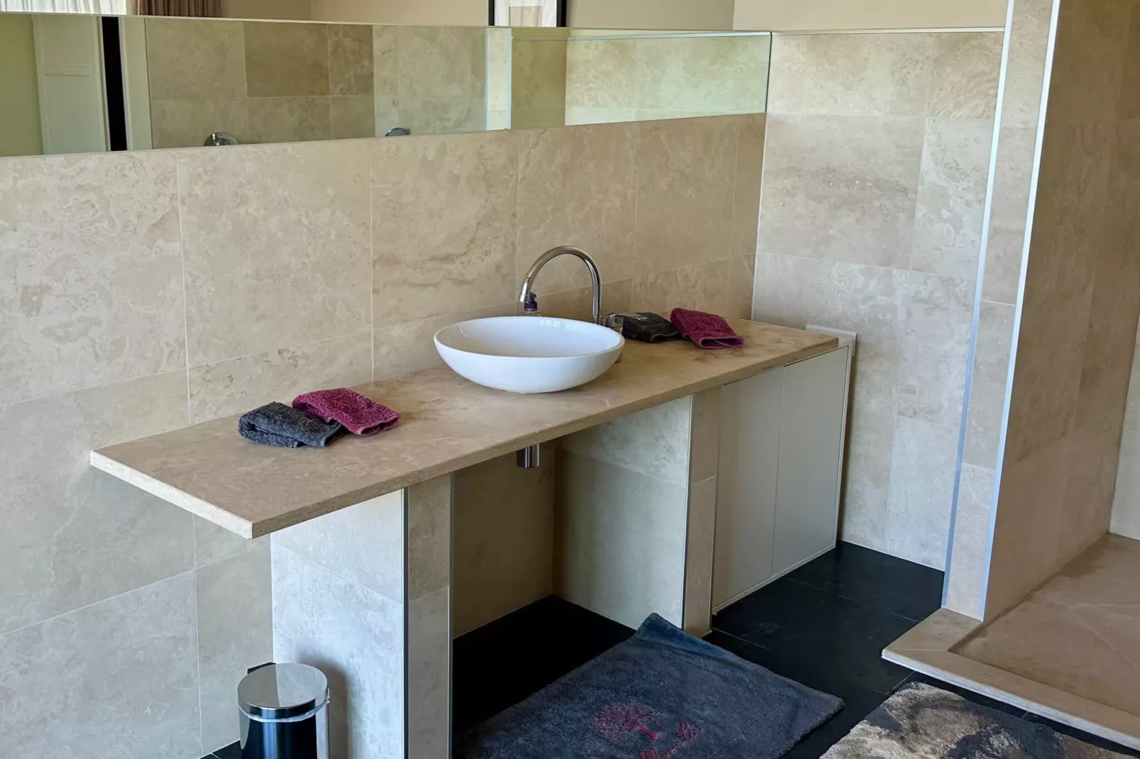 L' Olivette-Badkamer