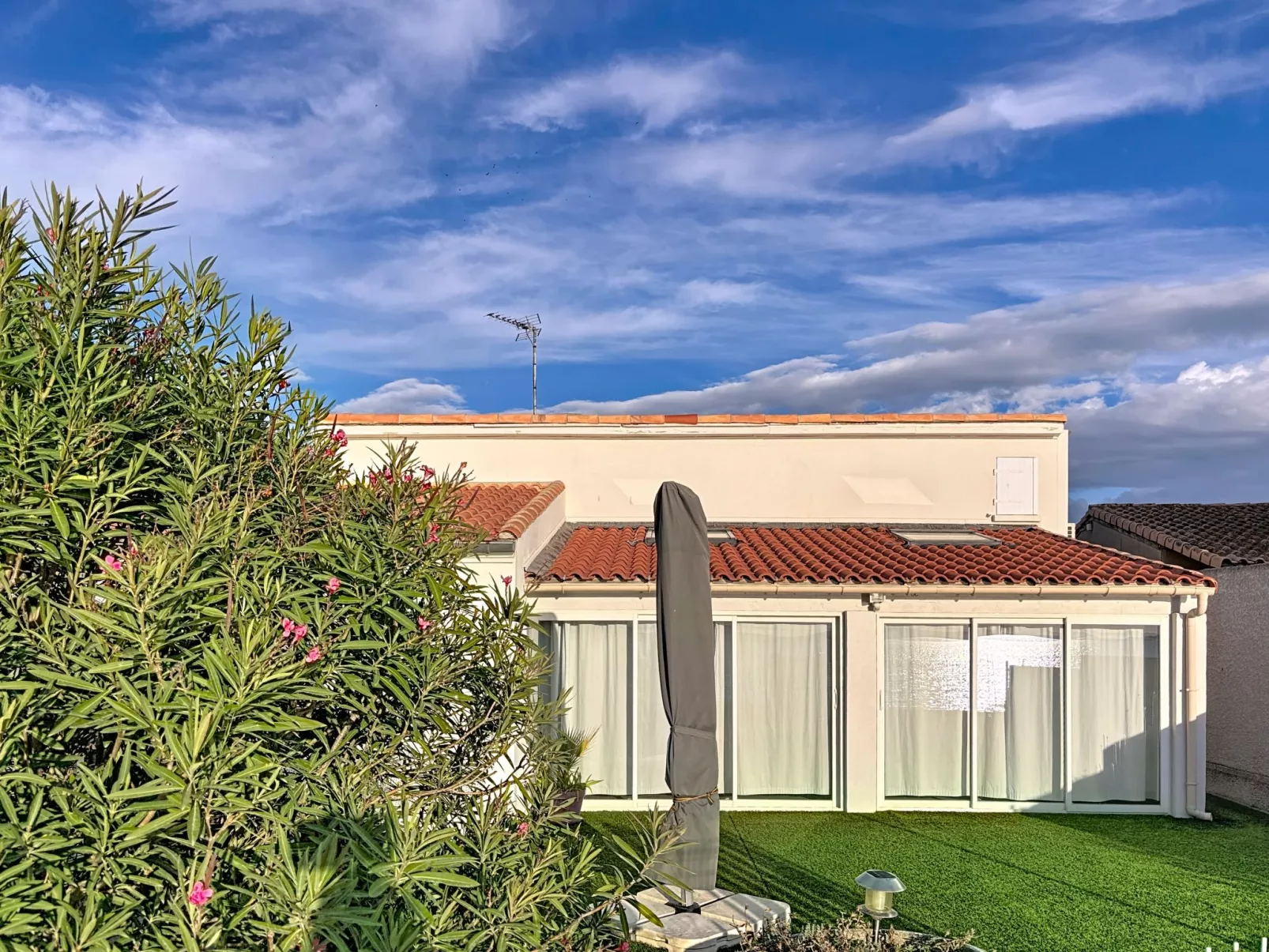 Les cabanes de Pérols-Buiten