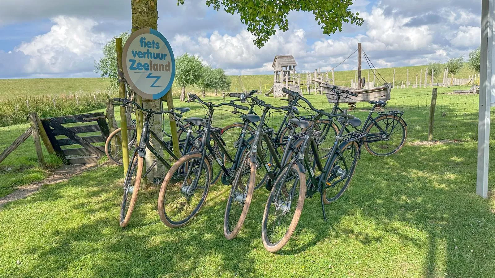 SeaLuxe Residence 27C-Parkfaciliteiten