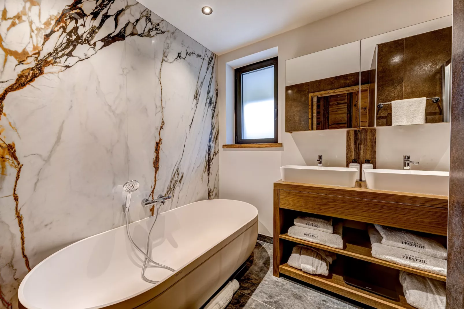 Cotes du Lavancher-Badkamer