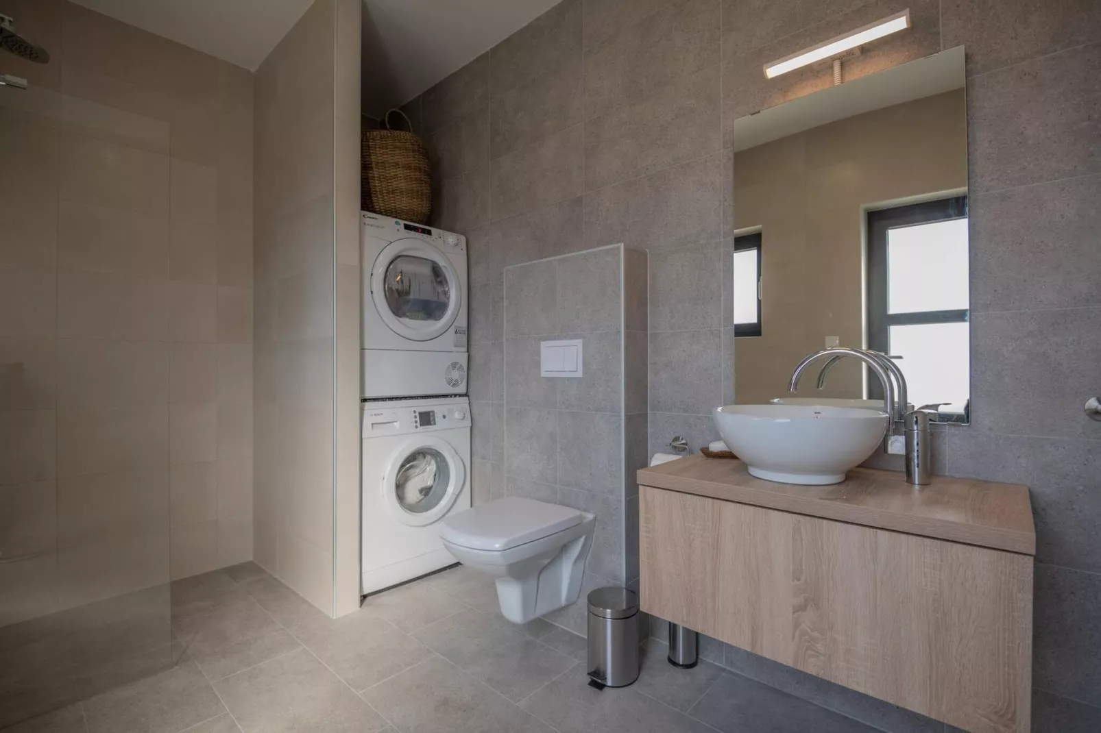 Luxury Villa Prolozac-Badkamer