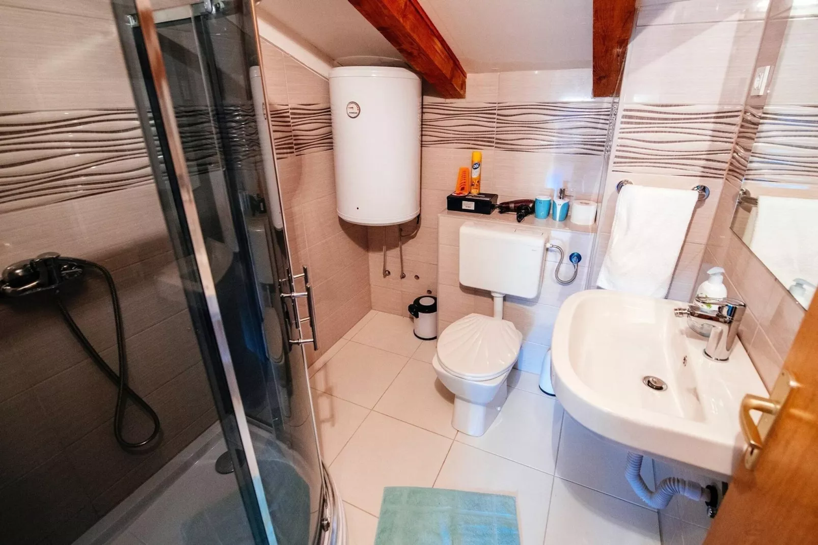 Holiday home Korlat-Badkamer