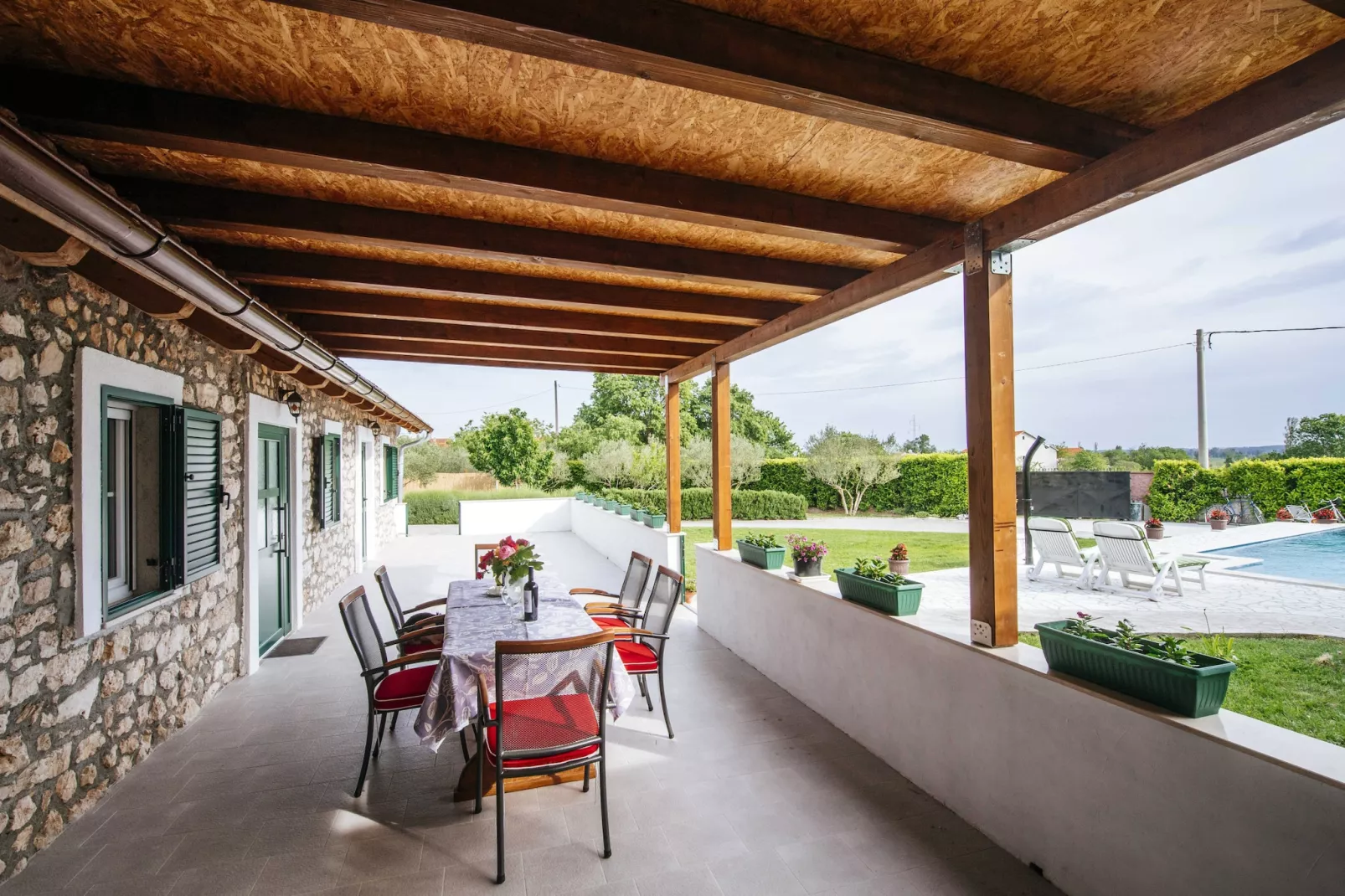 Authentic stone house Momo-Terrasbalkon