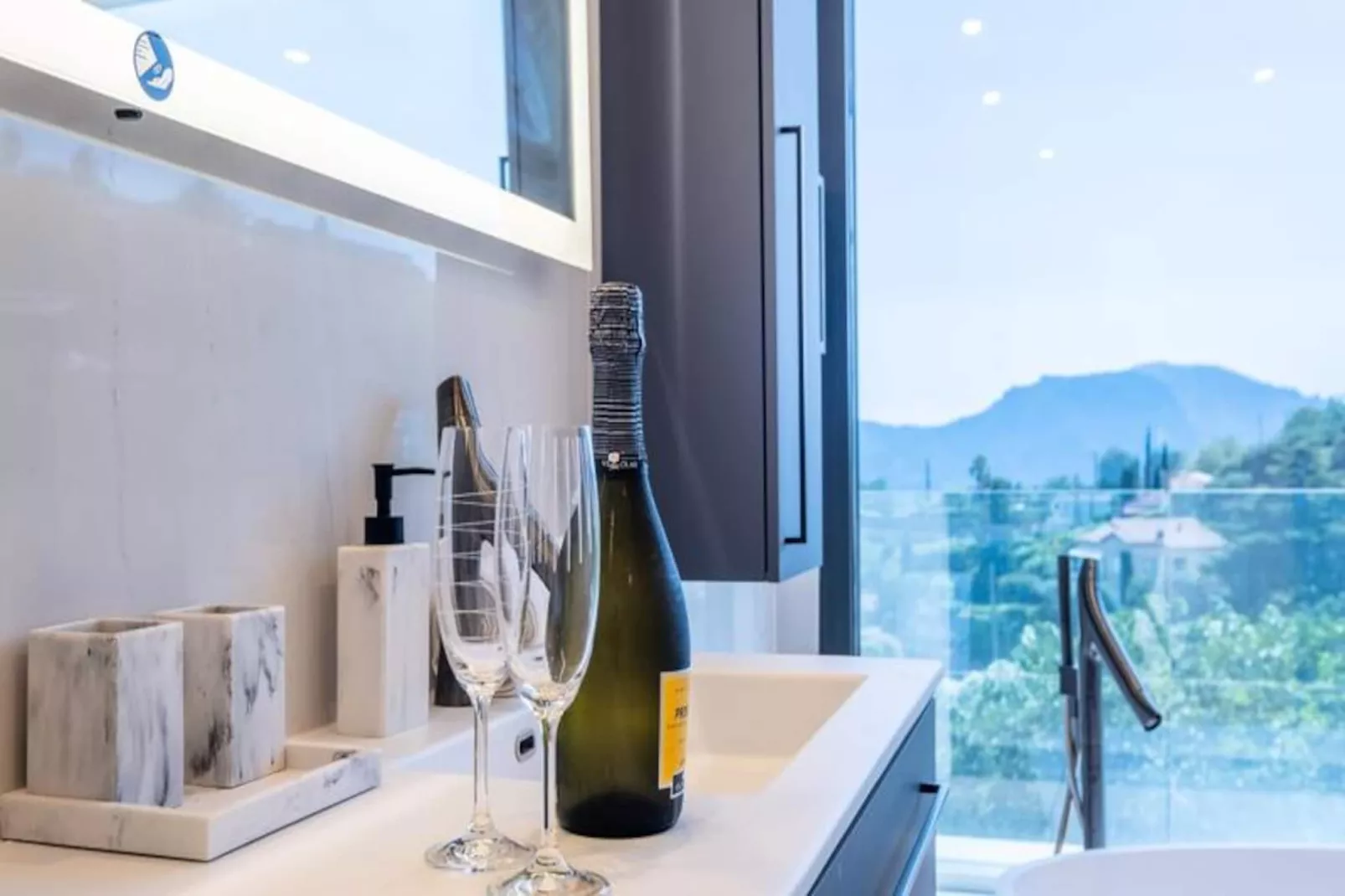 Résidence Maison D'architecte Avec Piscine Chauff&eacute;e & Sublime Vue Mer-Niet-getagd