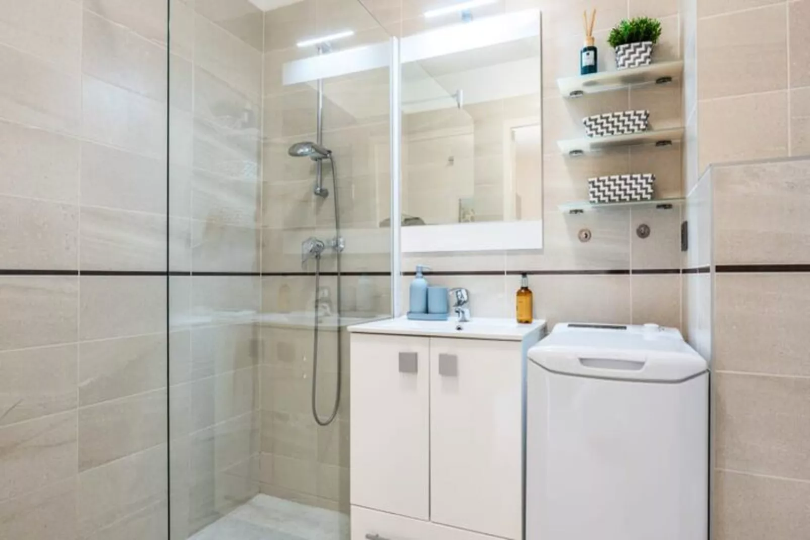 Résidence Rez-de-jardin Palm Beach, Piscine, Plages à Pied-Niet-getagd