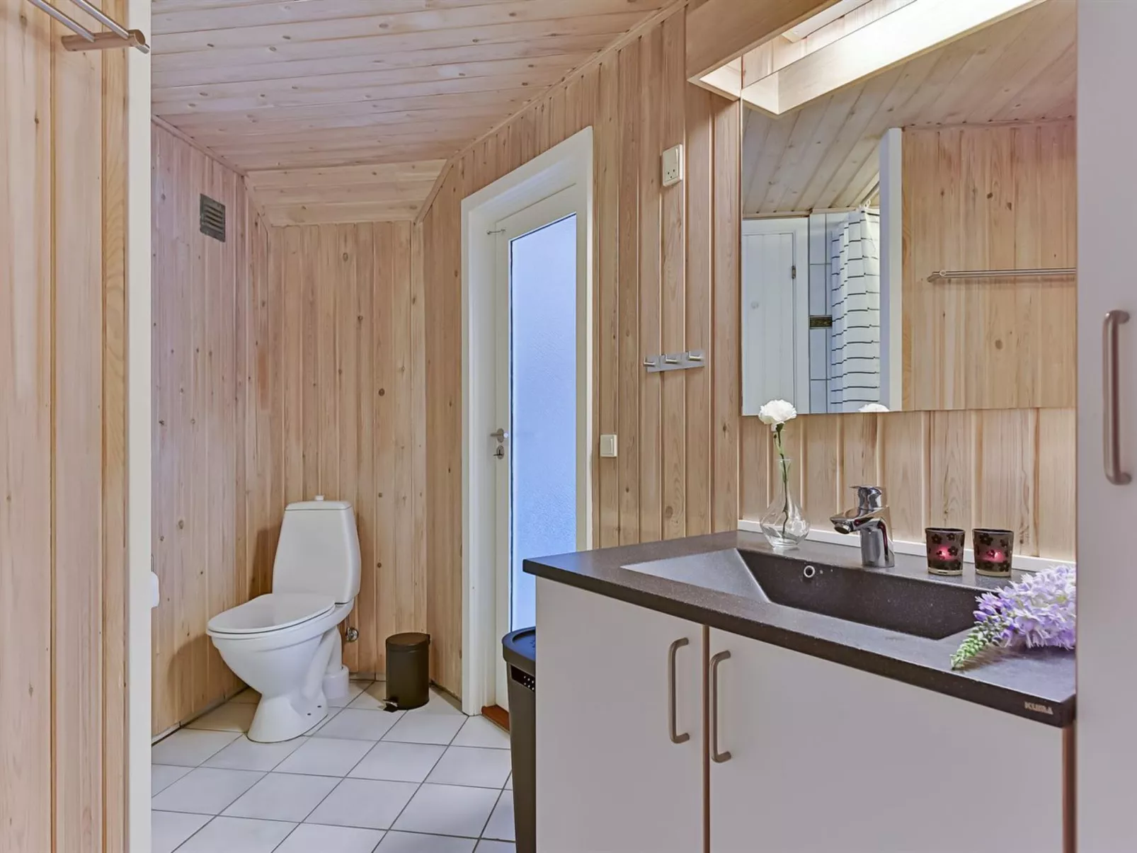 "Ellanor" - 1km from the sea-Binnen