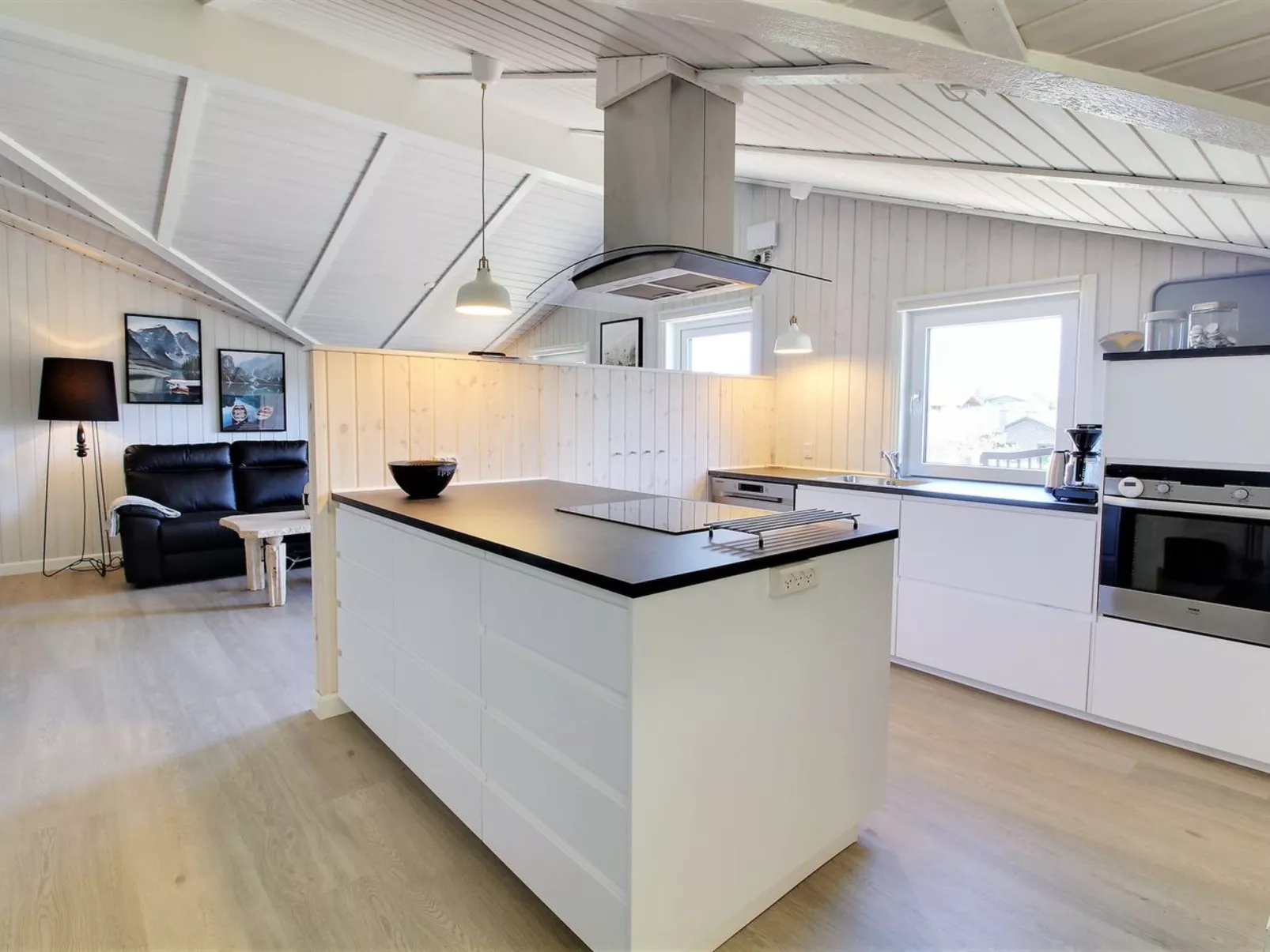 "Sirka" - 200m from the sea-Binnen