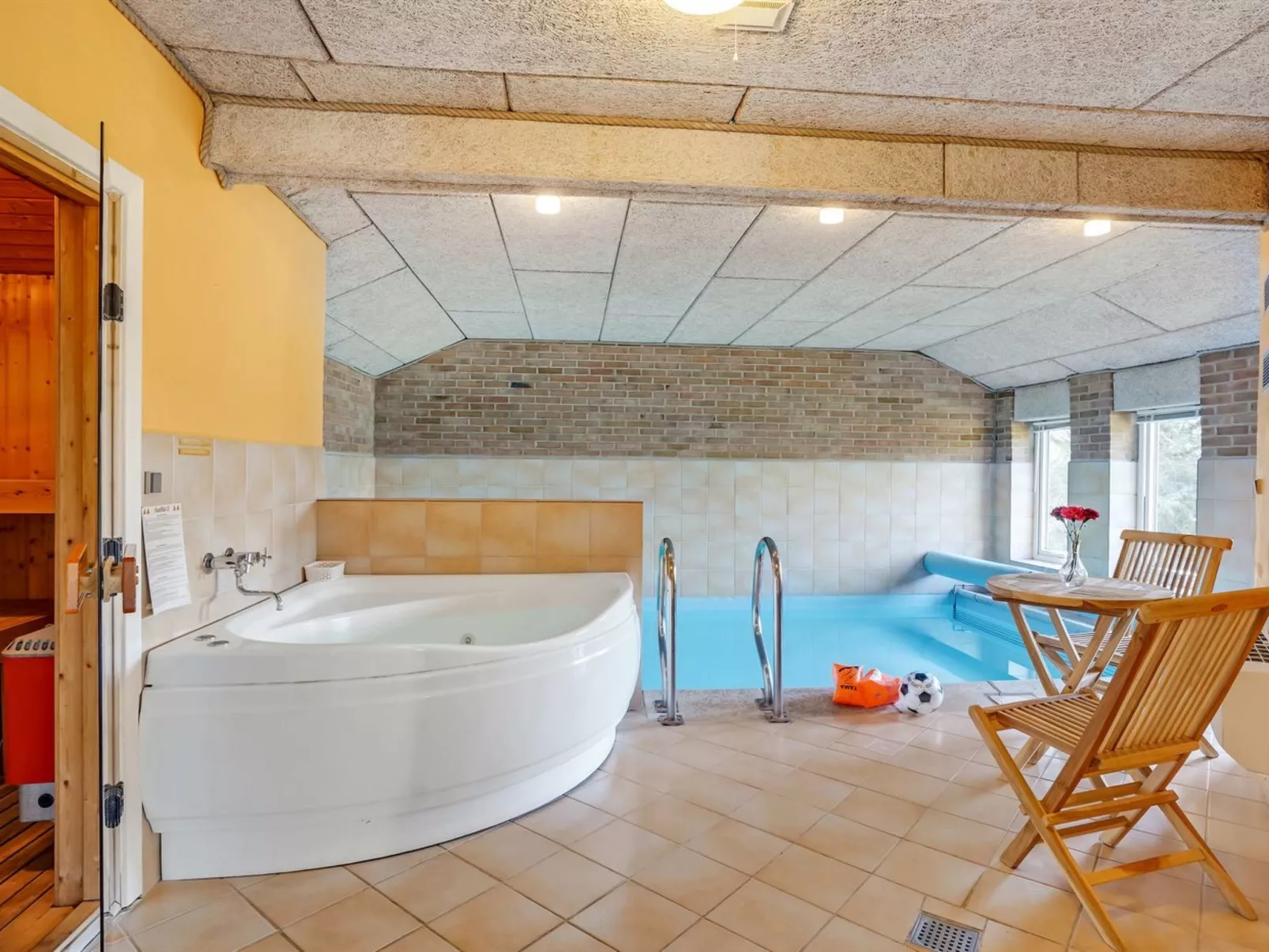 "Svane" - 1.2km from the sea-Buiten