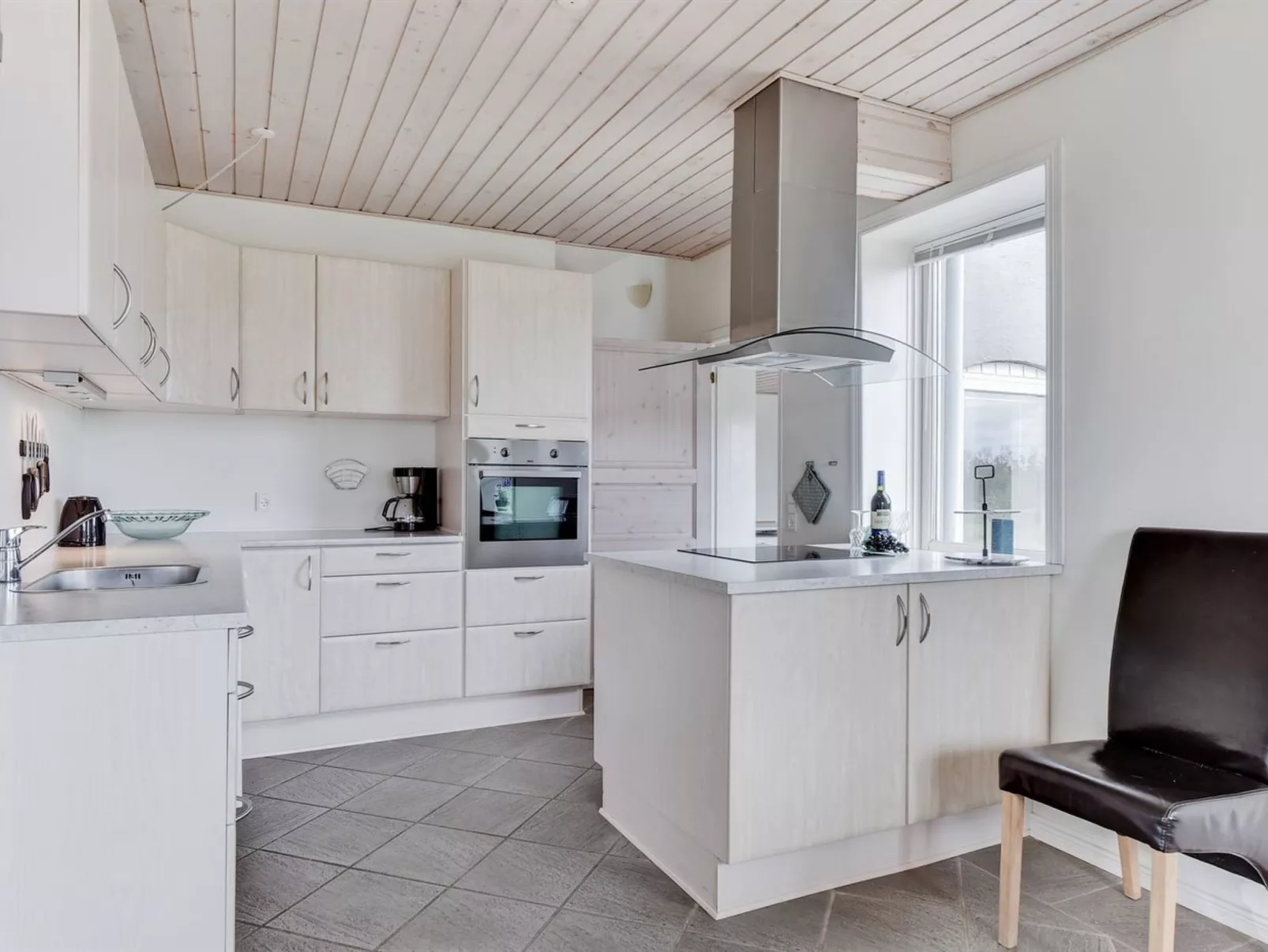 "Matthias" - 400m to the fjord-Binnen