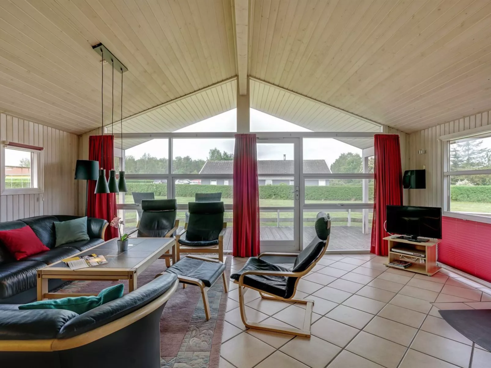 "Folke" - 250m from the sea-Binnen