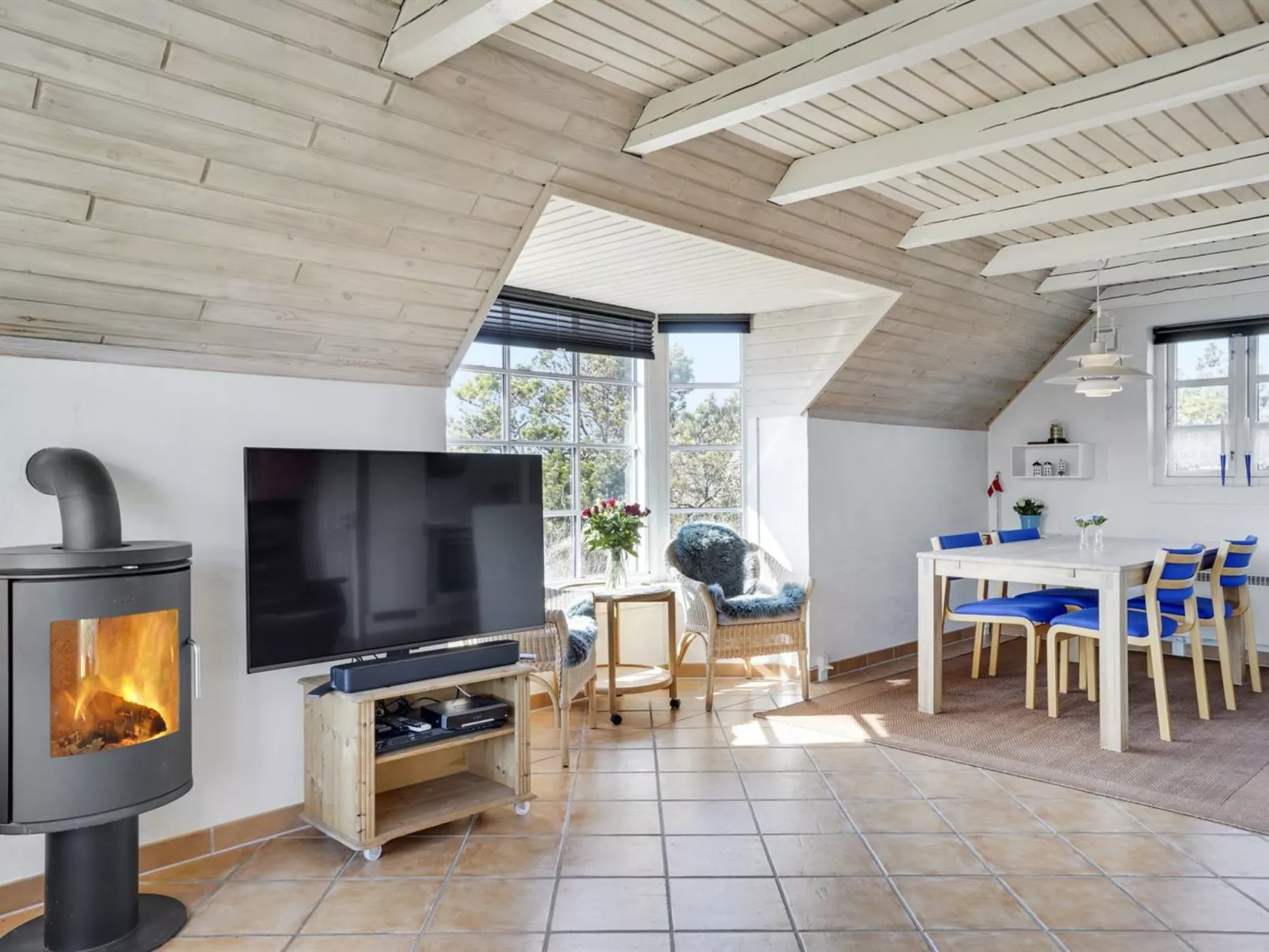 "Lavina" - 950m from the sea-Binnen