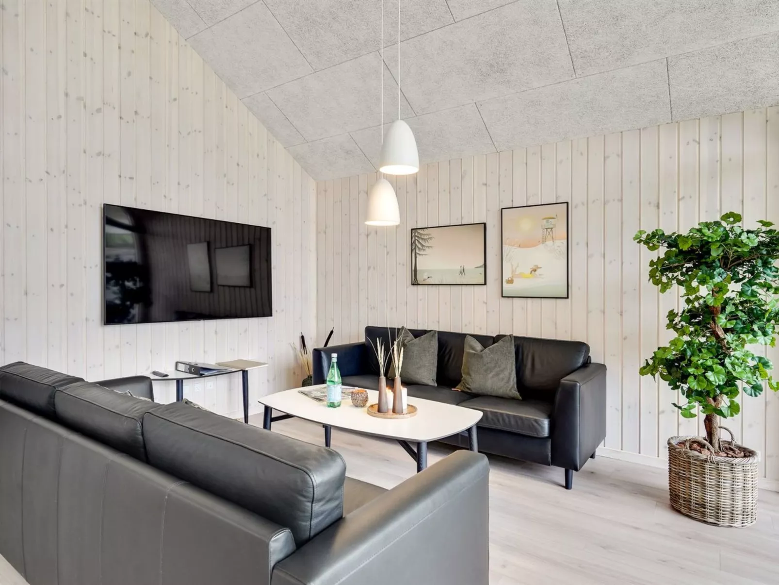 "Jorn" - 75m from the sea-Binnen