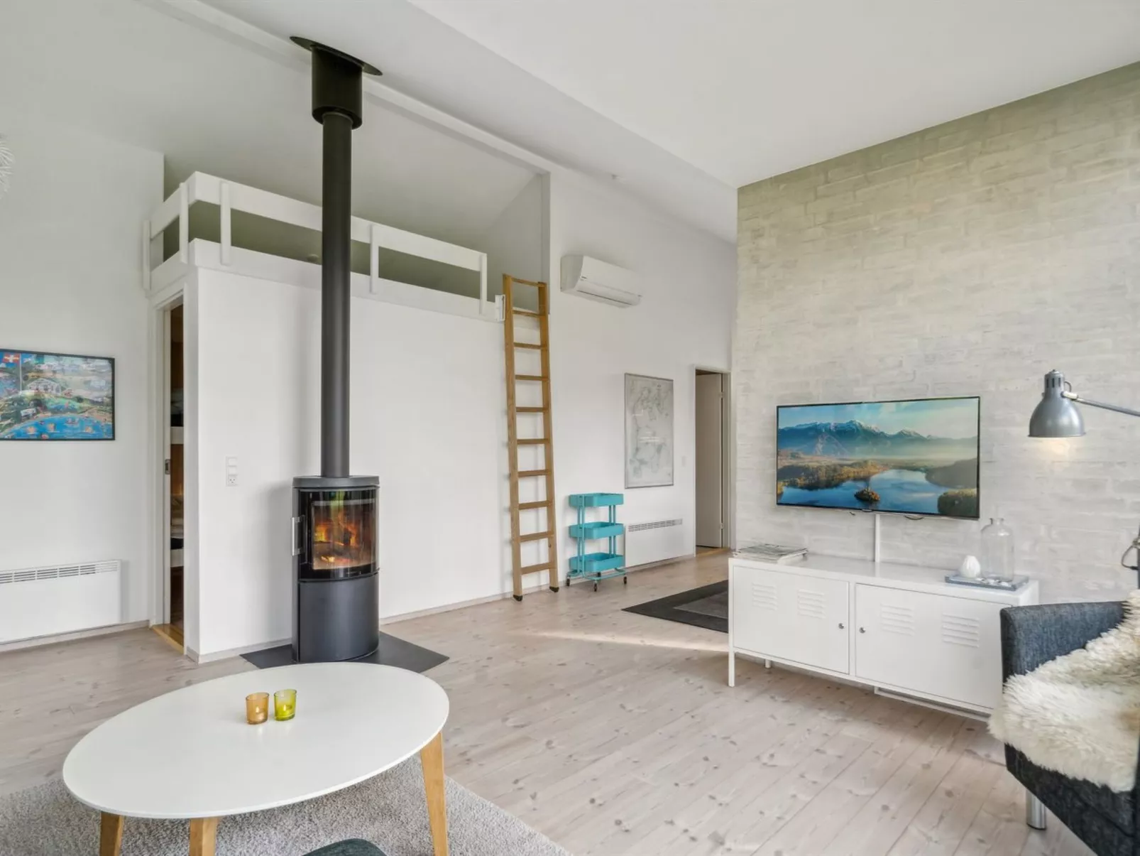 "Yukon" - 150m from the sea-Binnen