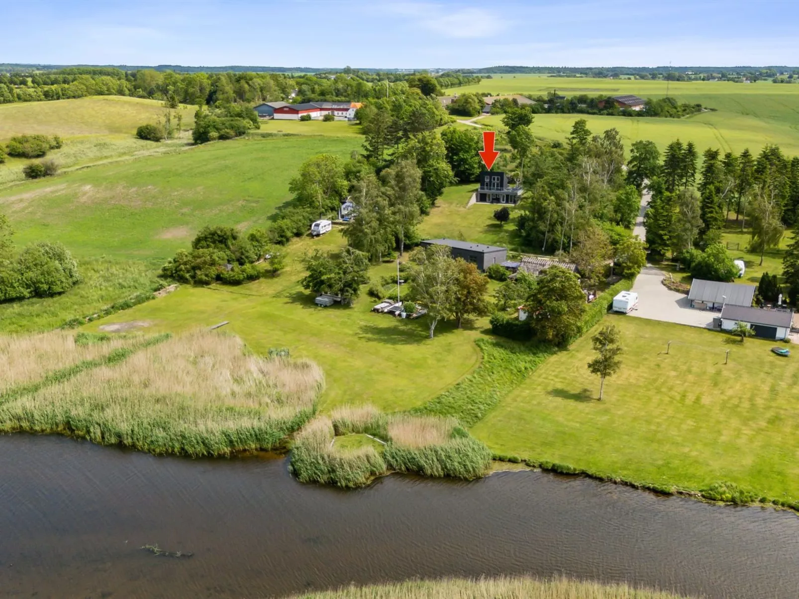 "Harka" - 100m to the fjord-Buiten