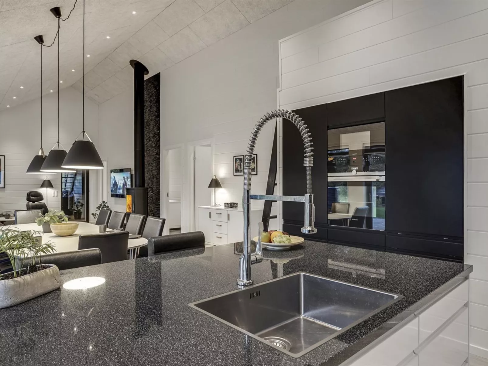 "Jonne" - 200m to the fjord-Binnen