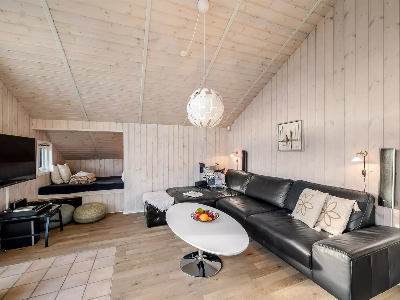 "Cristiana" - 1km to the fjord-Binnen