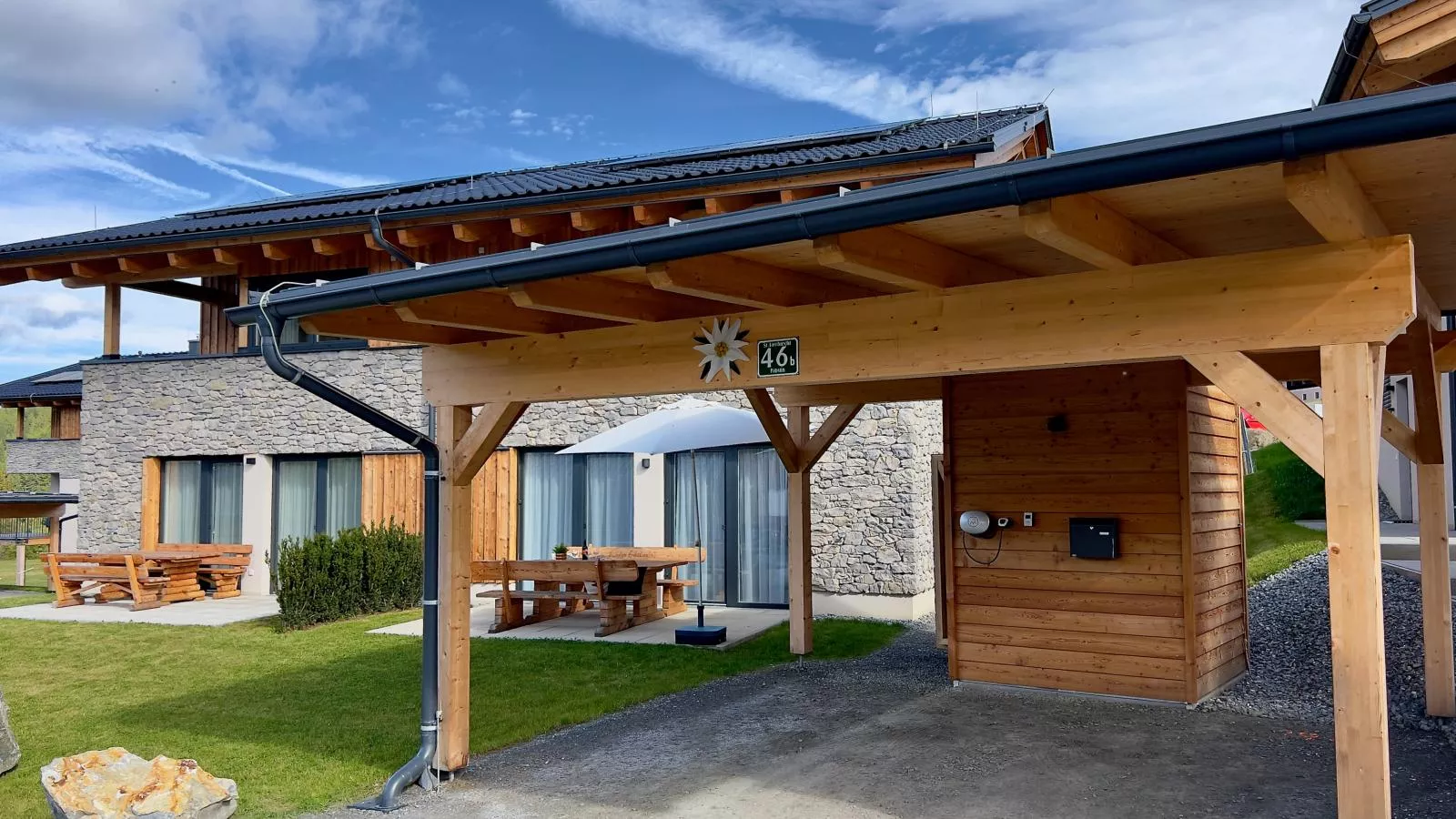 Grebenzen Lodge Edelweiss-Buitenkant zomer