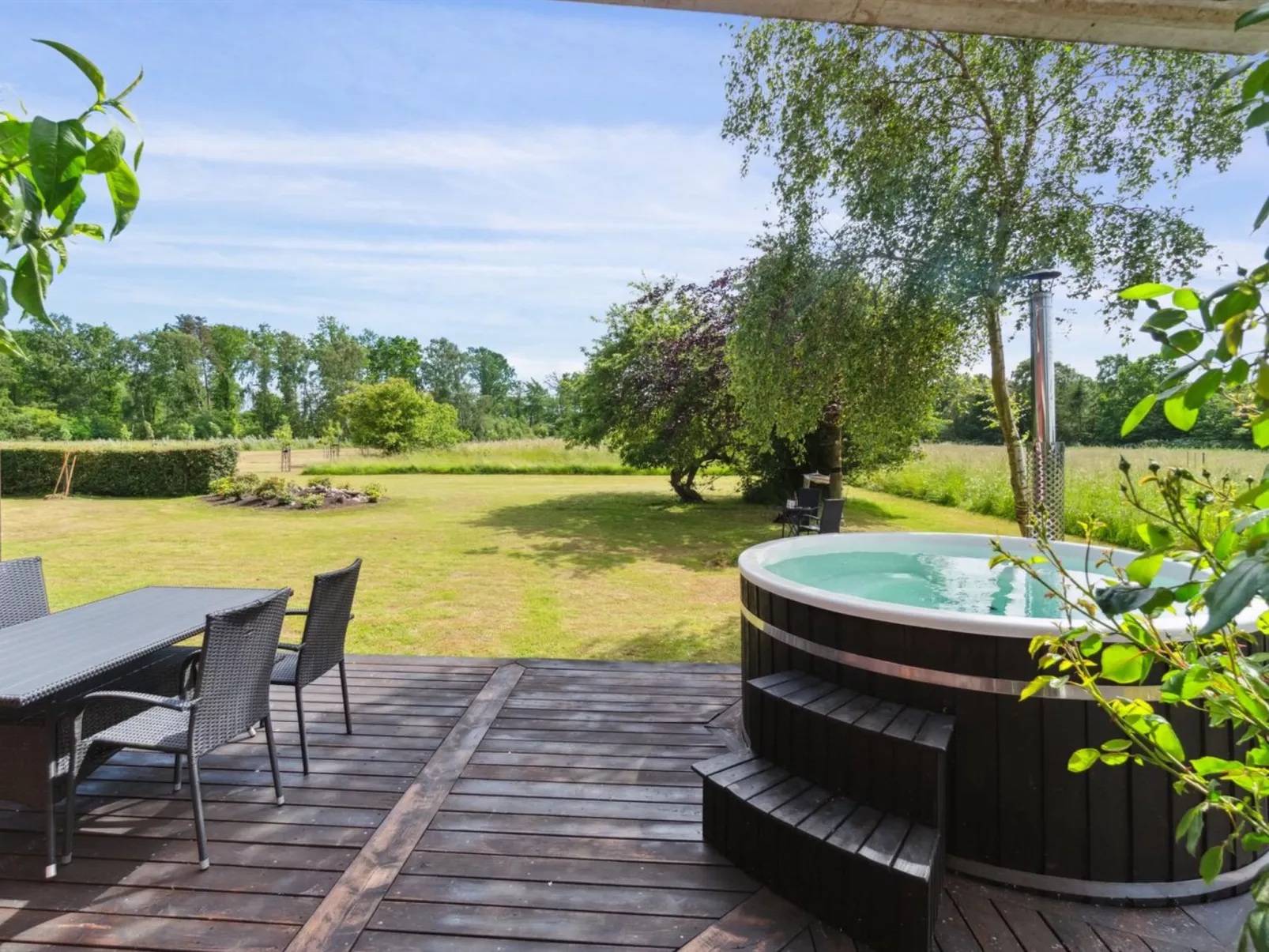 "Ieva" - 3.9km from the sea-Binnen