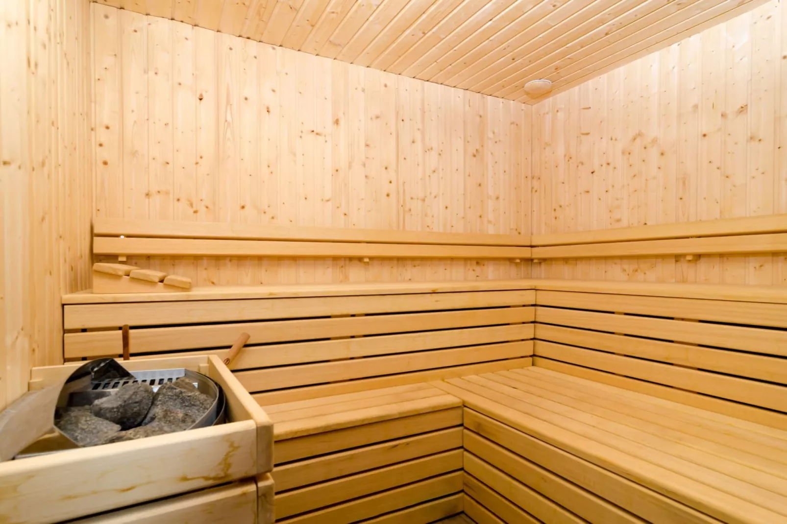 Villa Falcon Rook - Four-Bedroom Villa with Terrace and Swimming Pool-Sauna