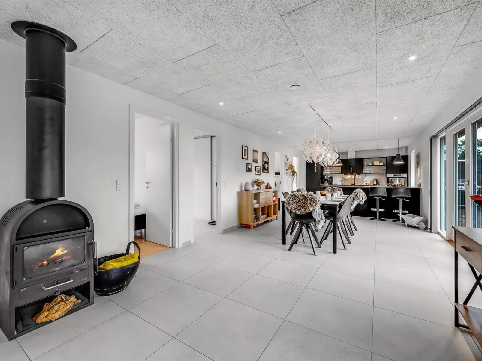 "Elisaveta" - 400m to the fjord-Binnen