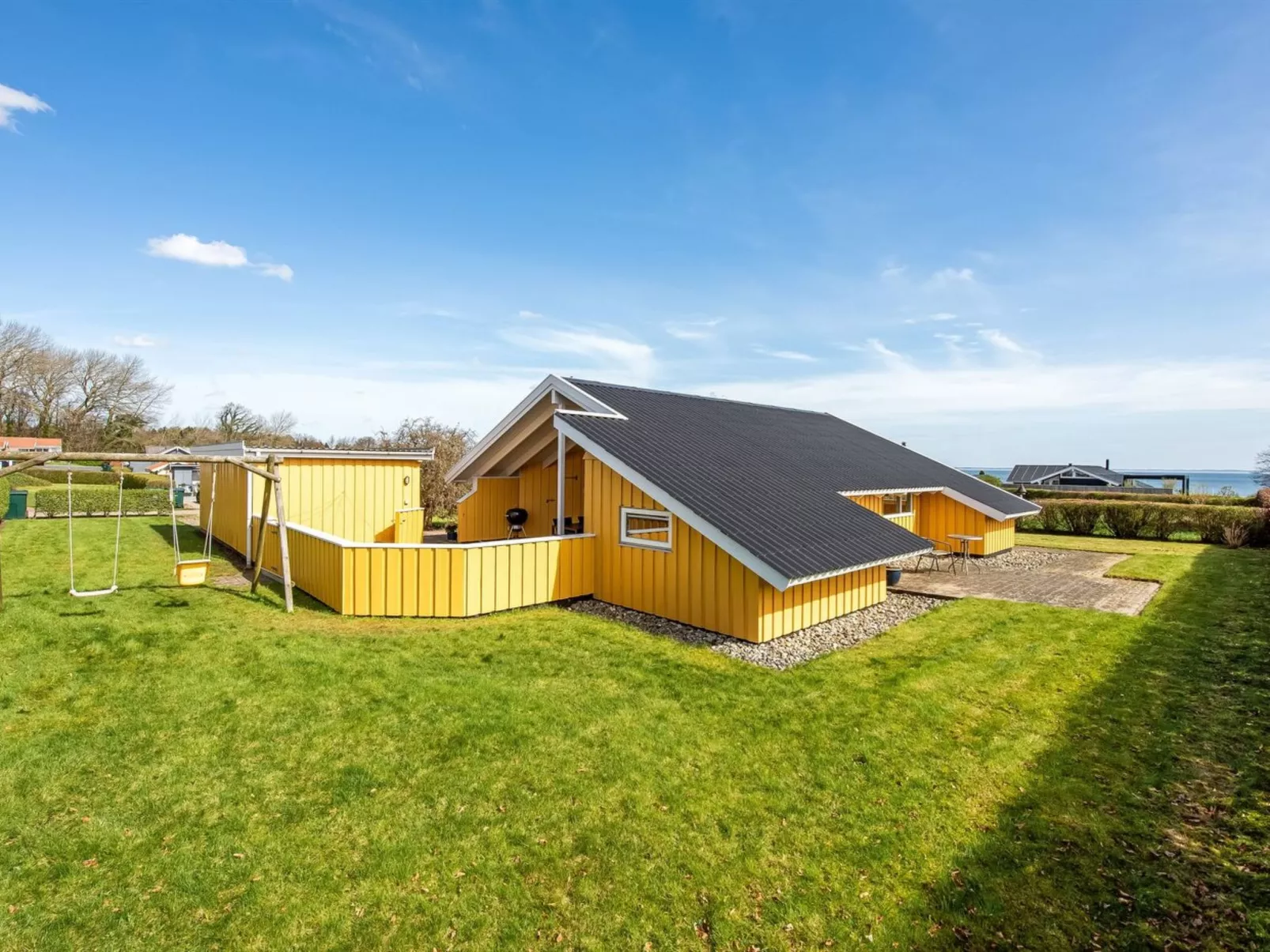 "Halla" - 250m from the sea-Buiten