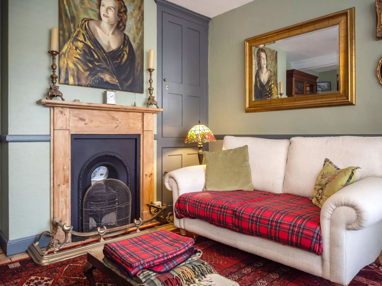 The Old Sunday School & Vestry-Binnen