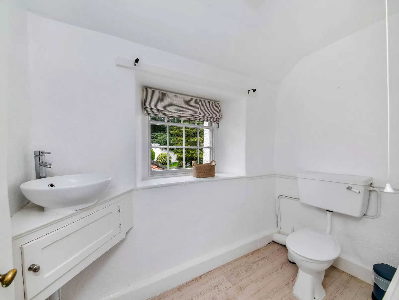 Low Green Cottage-Binnen