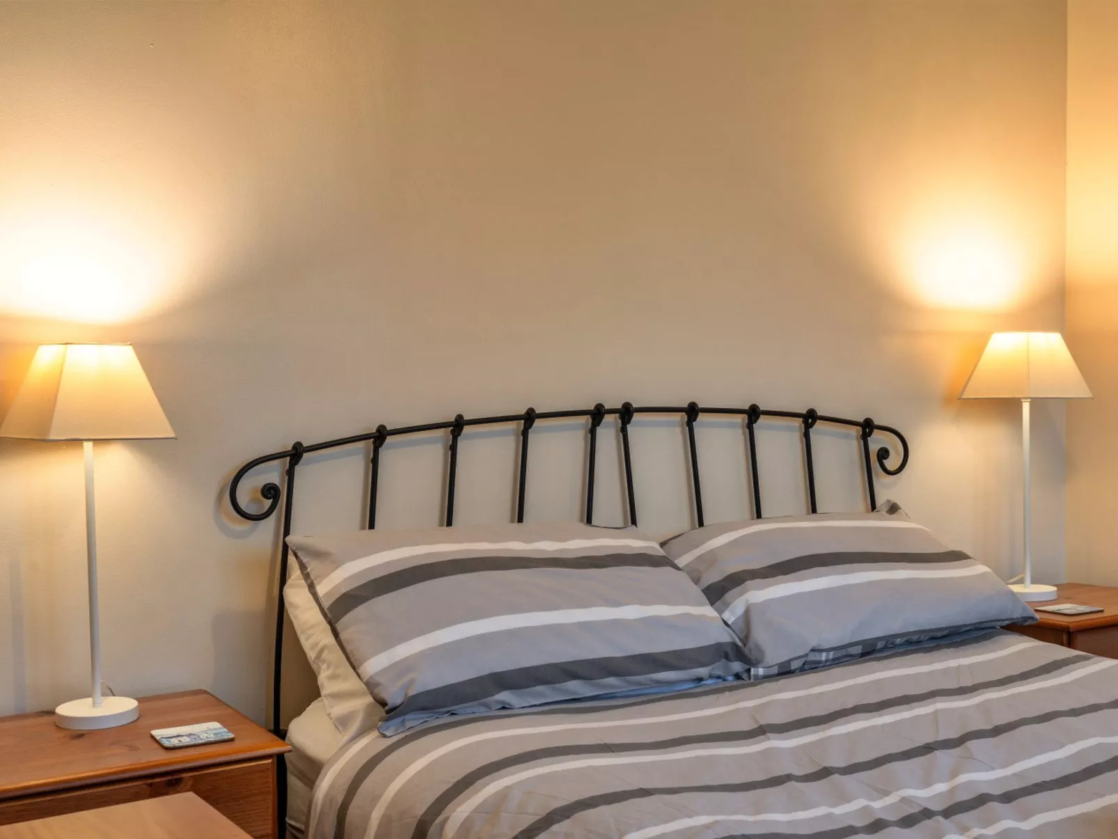 No.1 Gladys' Orchard-Binnen