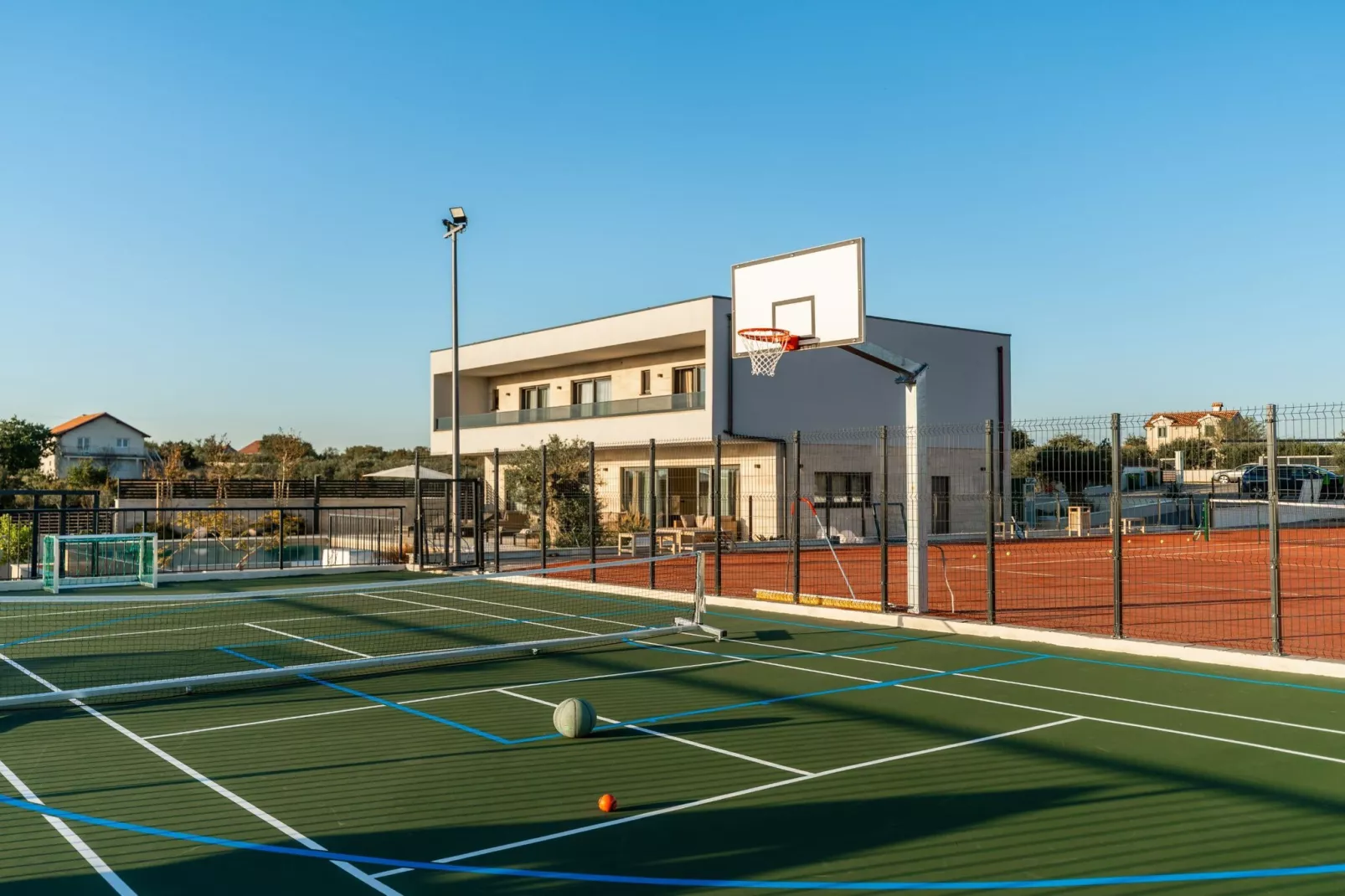 Villa Freedom - Five Bedroom House with Balcony-Buitenlucht