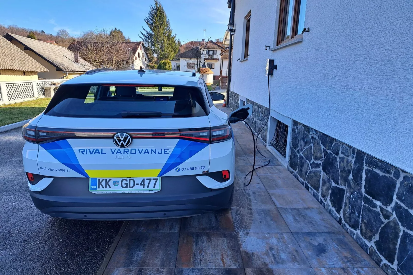 Cozy Luxe Holiday Home with Natural Thermal Bath - Seven Bedroom Holiday Home-Buitenlucht