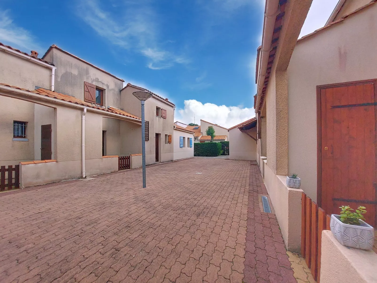 Les Charmilles-Buiten