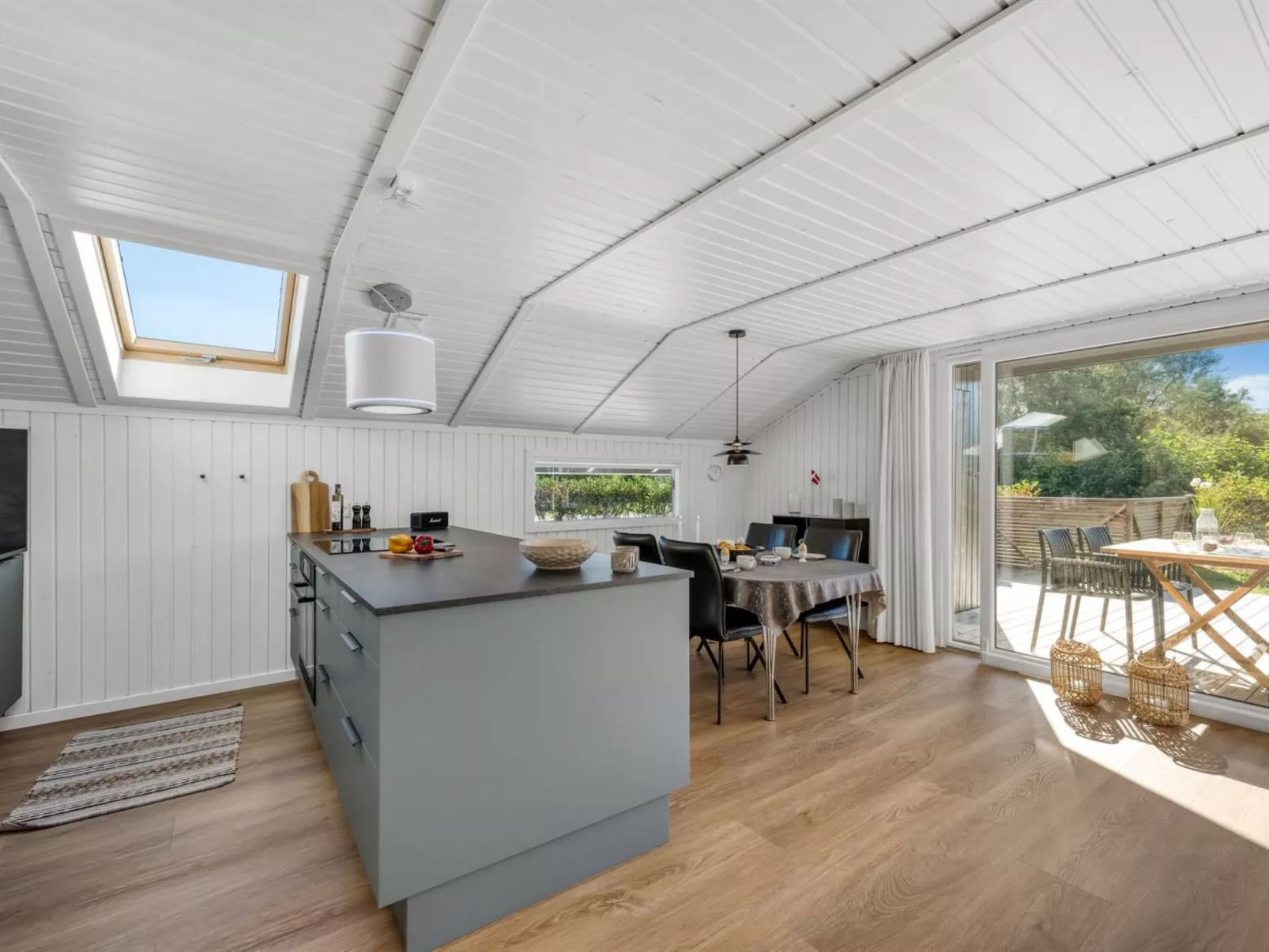 "Thamina" - 200m to the fjord-Binnen