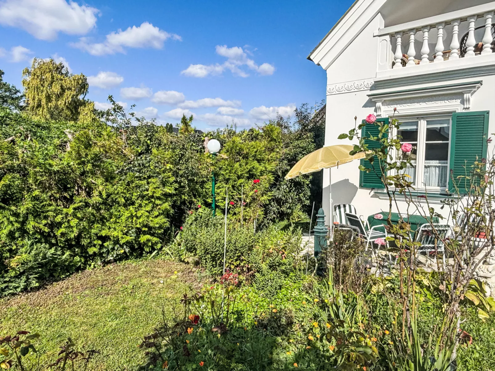 Großmutters Ferienhaus-Buiten