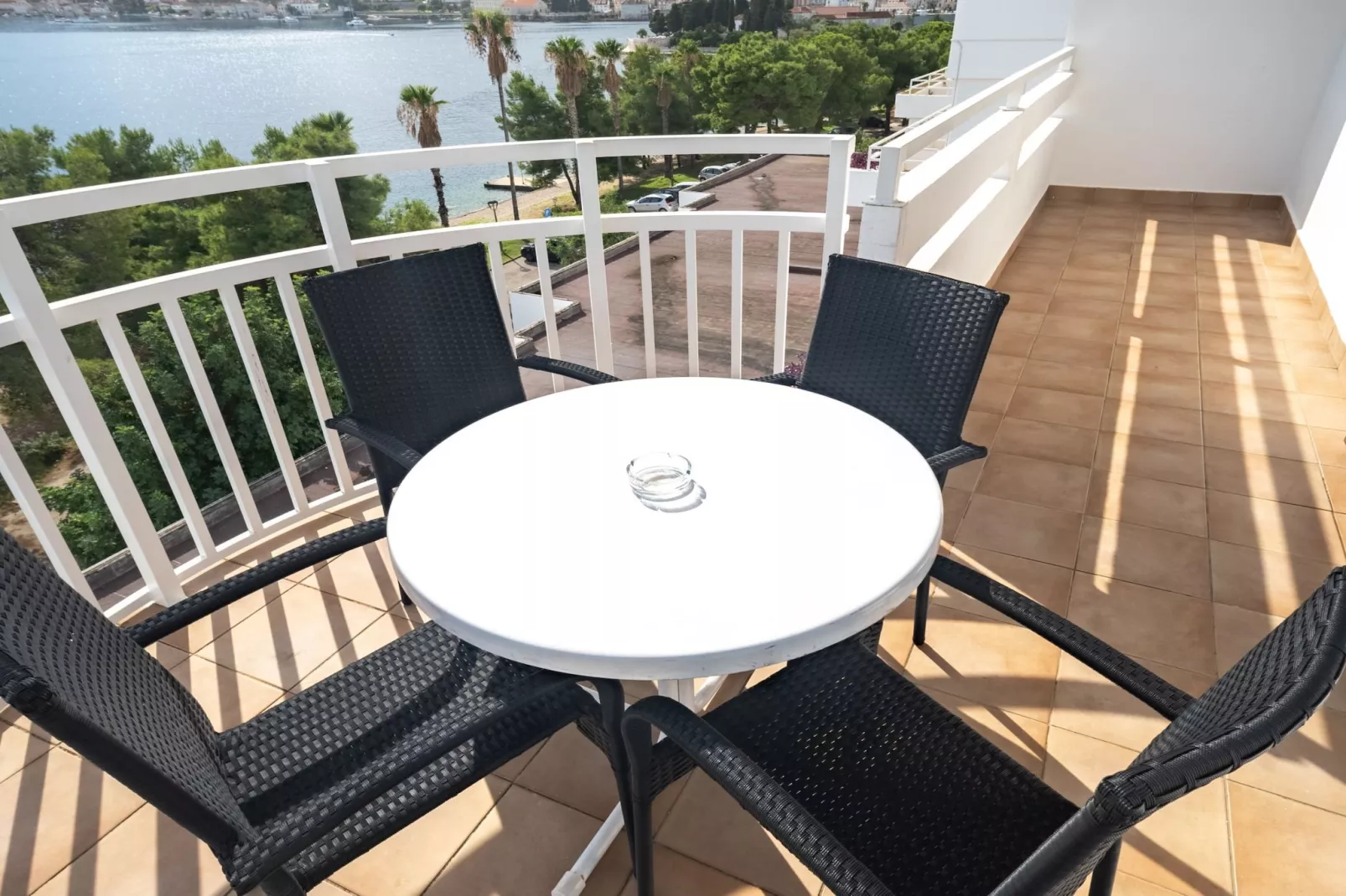 Hotel Issa - Double Room Sea View 9 - Terrasbalkon