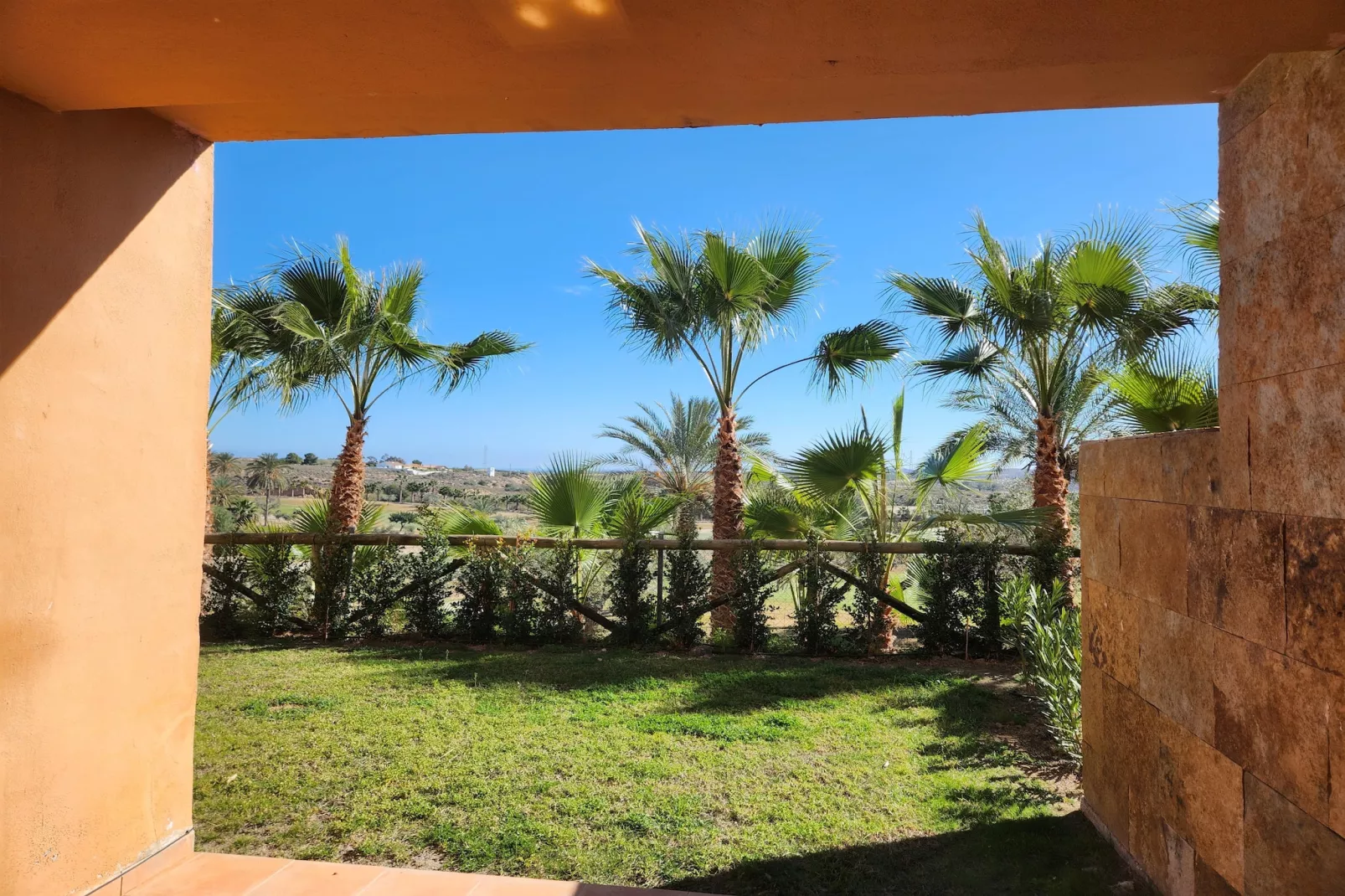 CT 347 AL - Faro's Gardenapartment - Valle del Este-Tuinen zomer