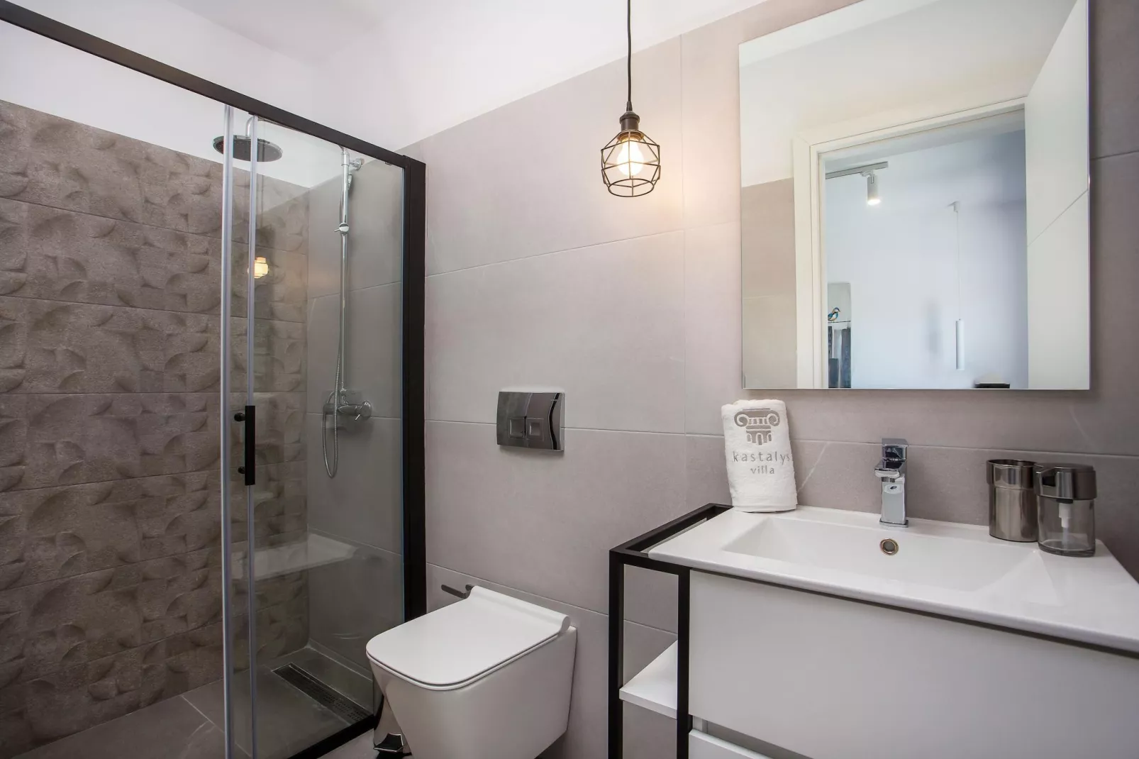 Villa Kastalys-Badkamer