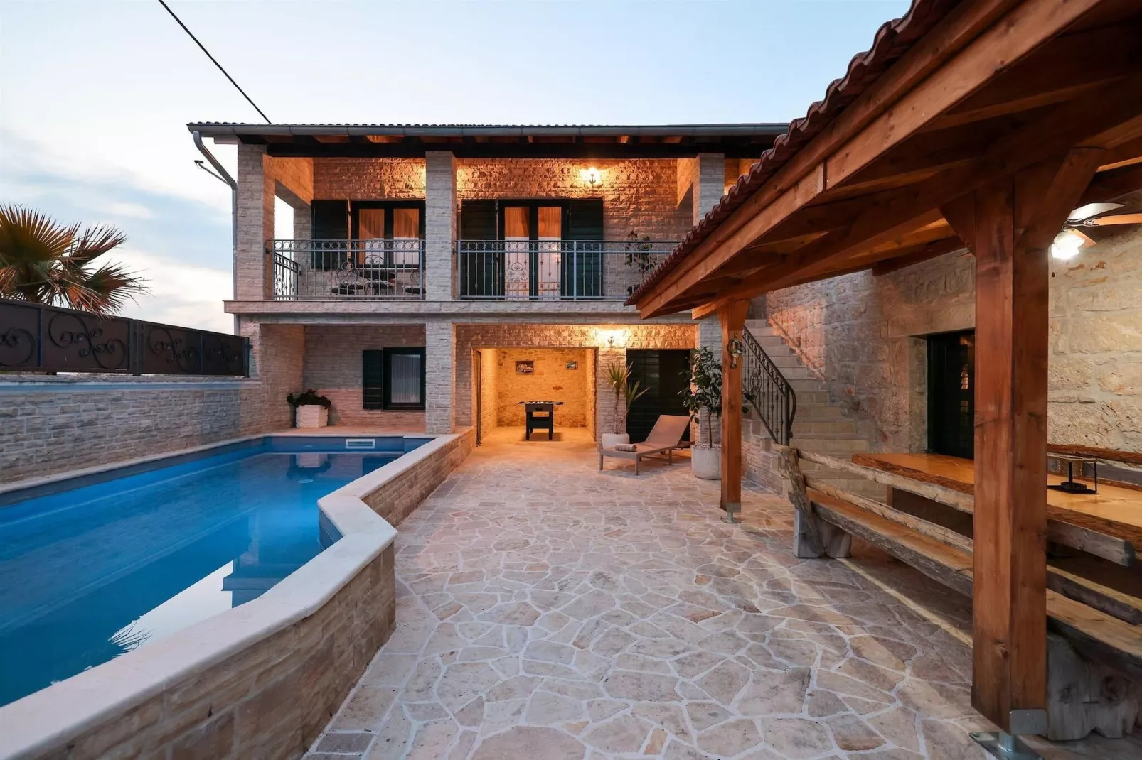 Authentic Villa Vita-Zwembad