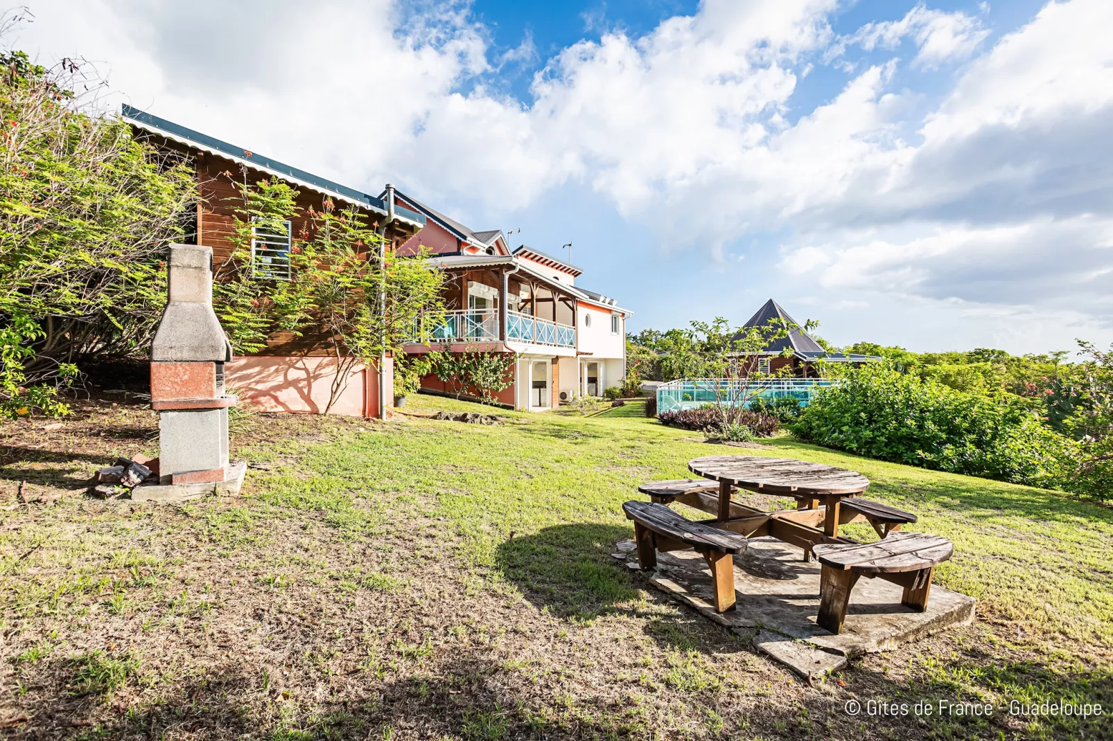 Complexe entier-Résidence-Villa-Salle de Bain amenagée-Vue mer-Tuinen zomer