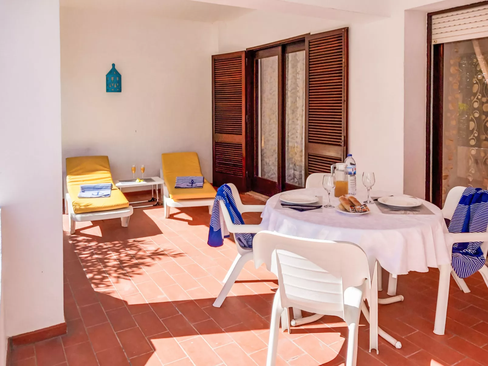 Joyce - Sunny Way-Binnen