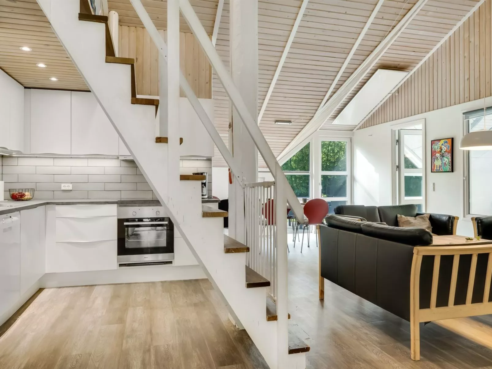 "Eisa" - 300m to the fjord-Binnen