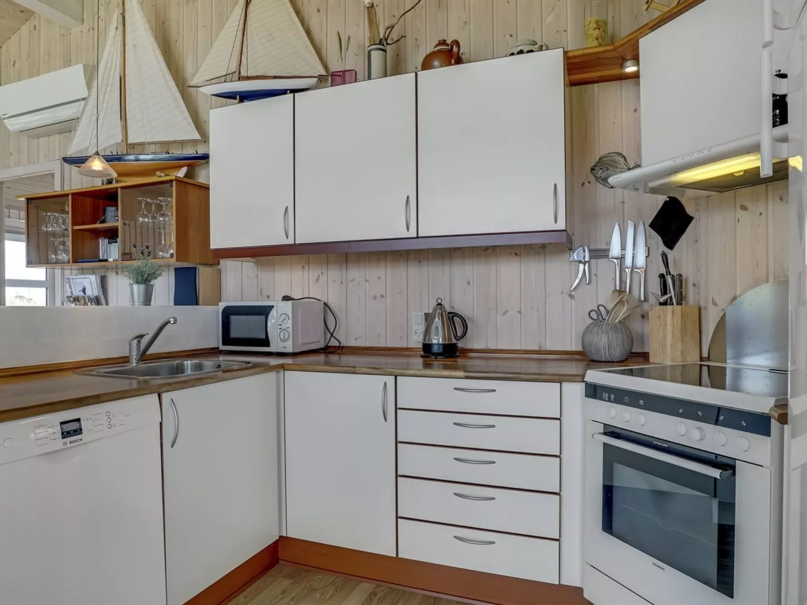 "Emppu" - 400m from the sea-Binnen